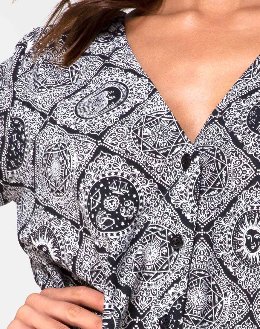 Crosena Kleid in Astrologie Schwarz - Image 5