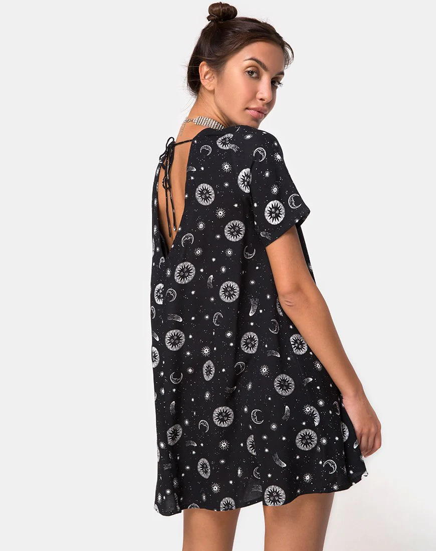 Crosena Swing Kleid in Small Celestial Black X Princess Polly - Image 3