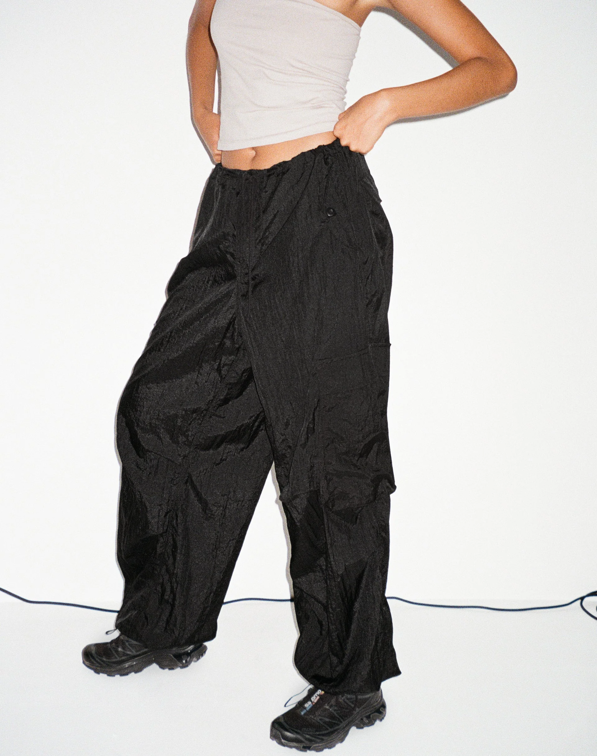 Cuties Cargohose mit weitem Bein in Schwarz