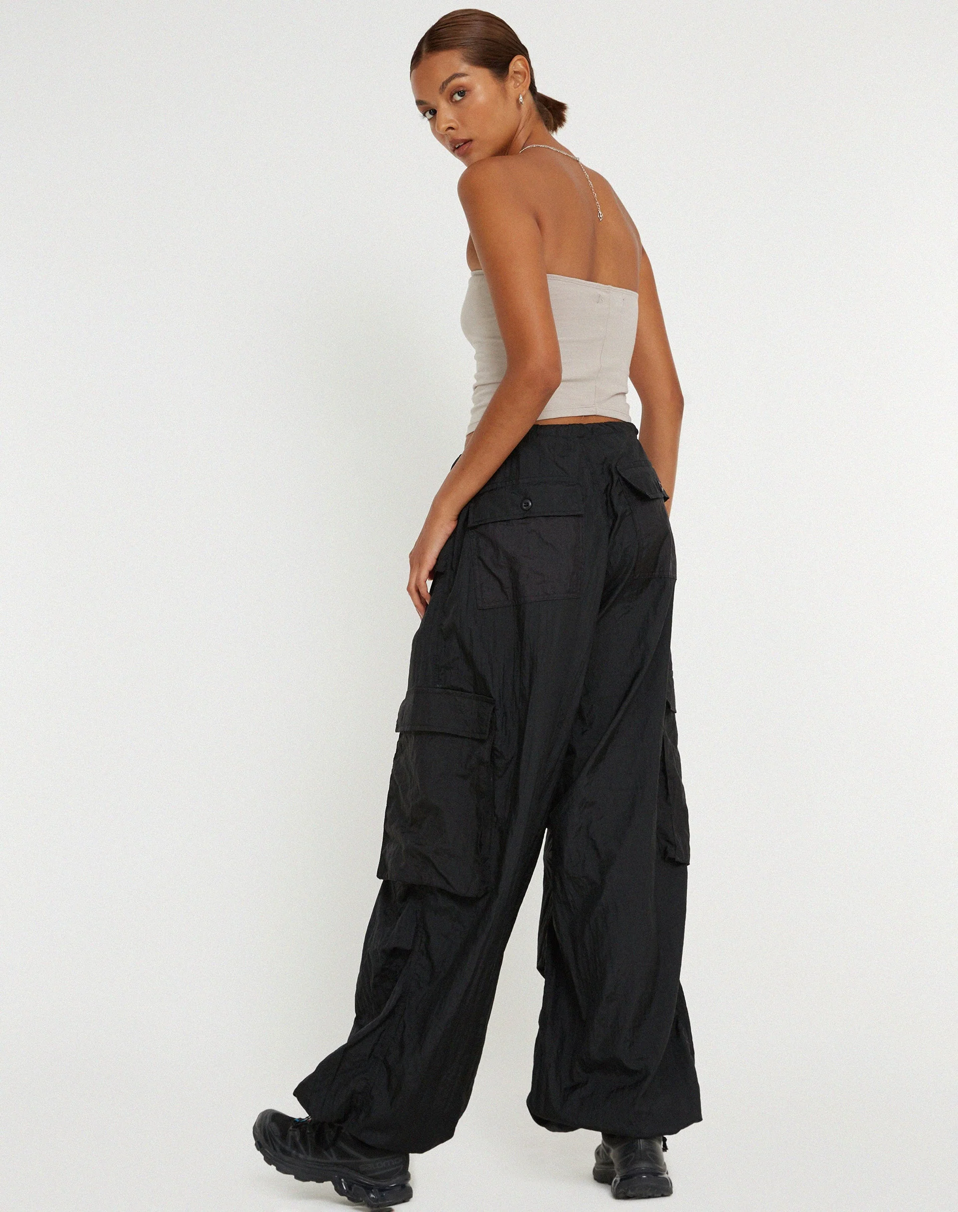 Cuties Cargohose mit weitem Bein in Schwarz - Image 3