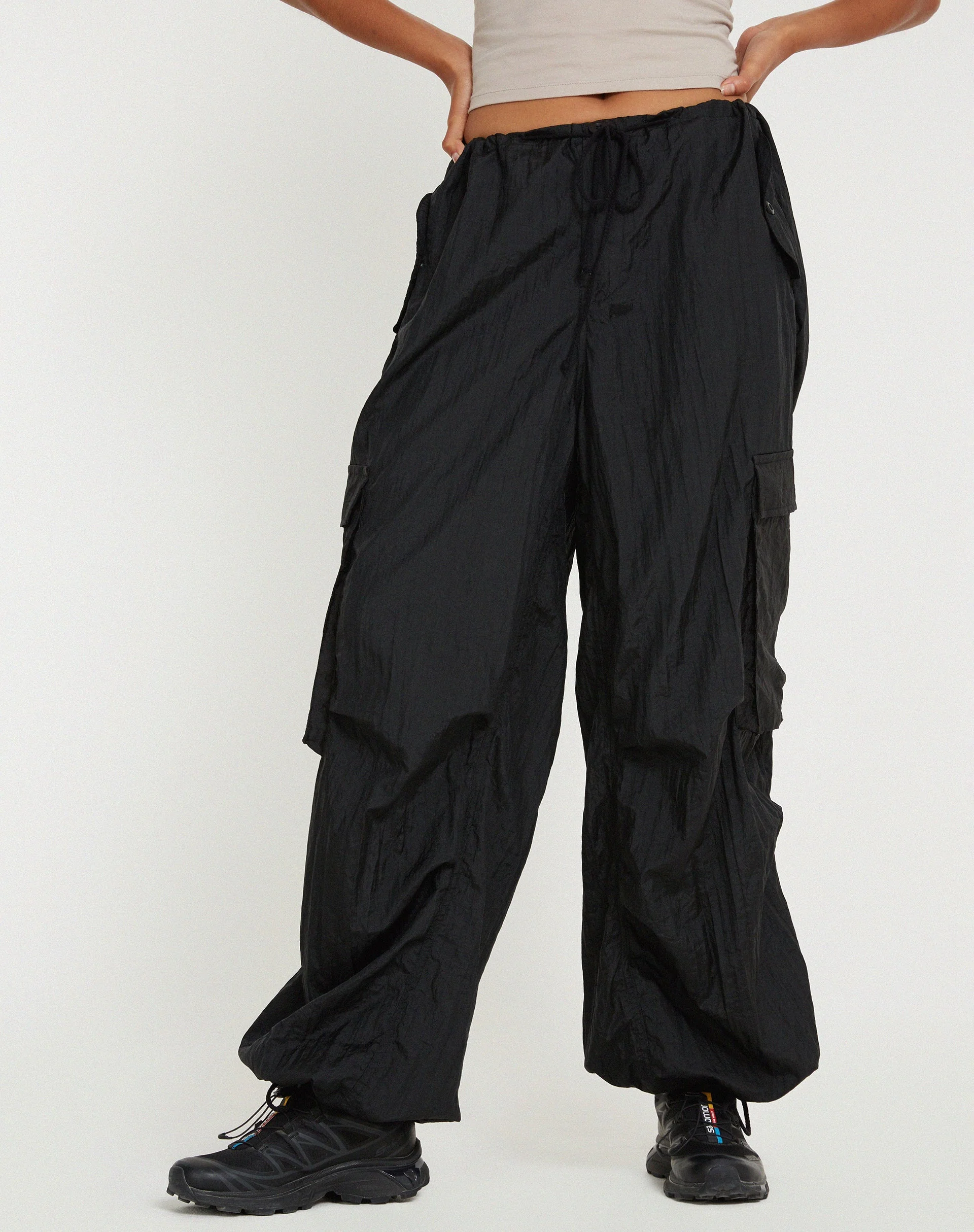 Cuties Cargohose mit weitem Bein in Schwarz - Image 4