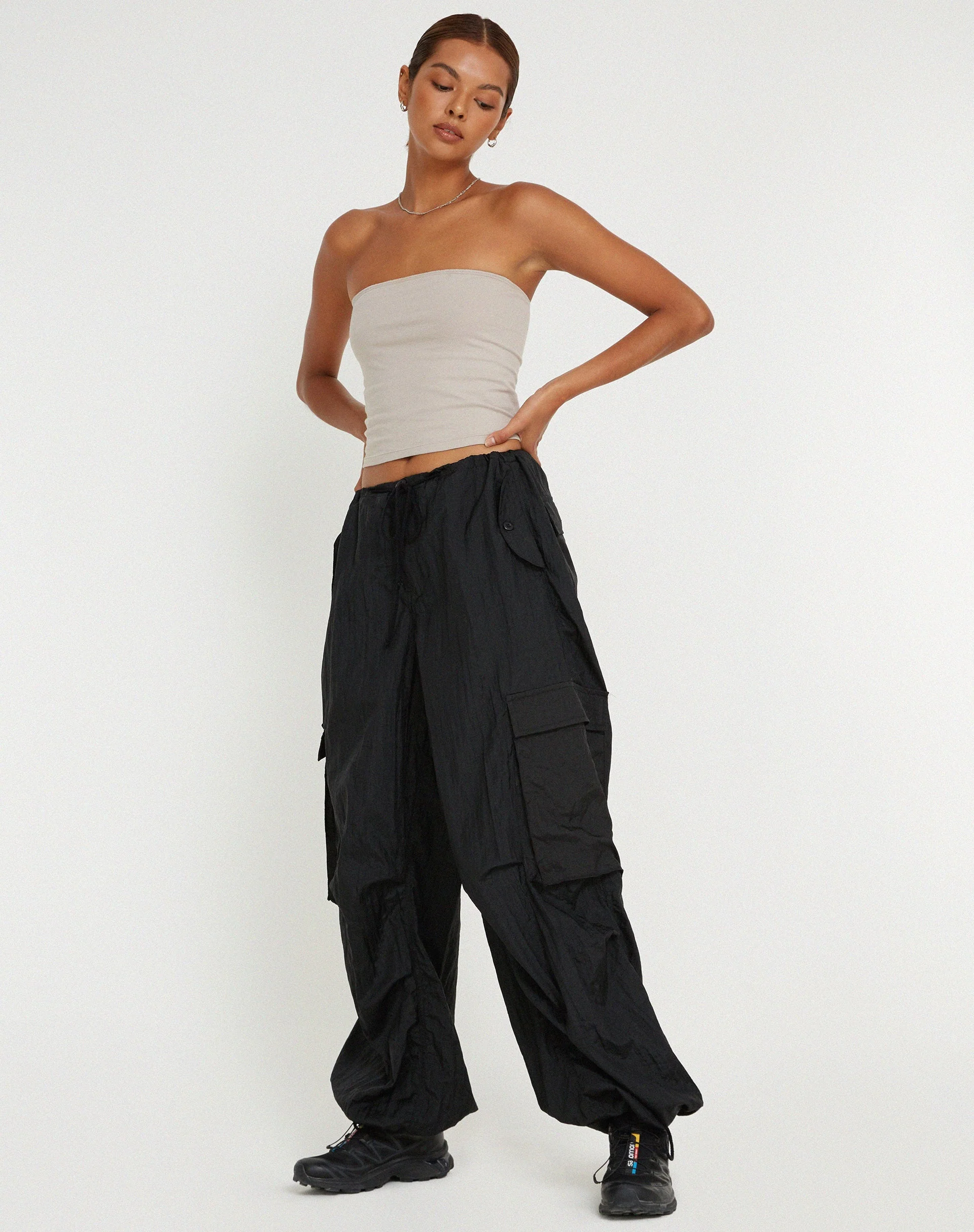Cuties Cargohose mit weitem Bein in Schwarz - Image 5
