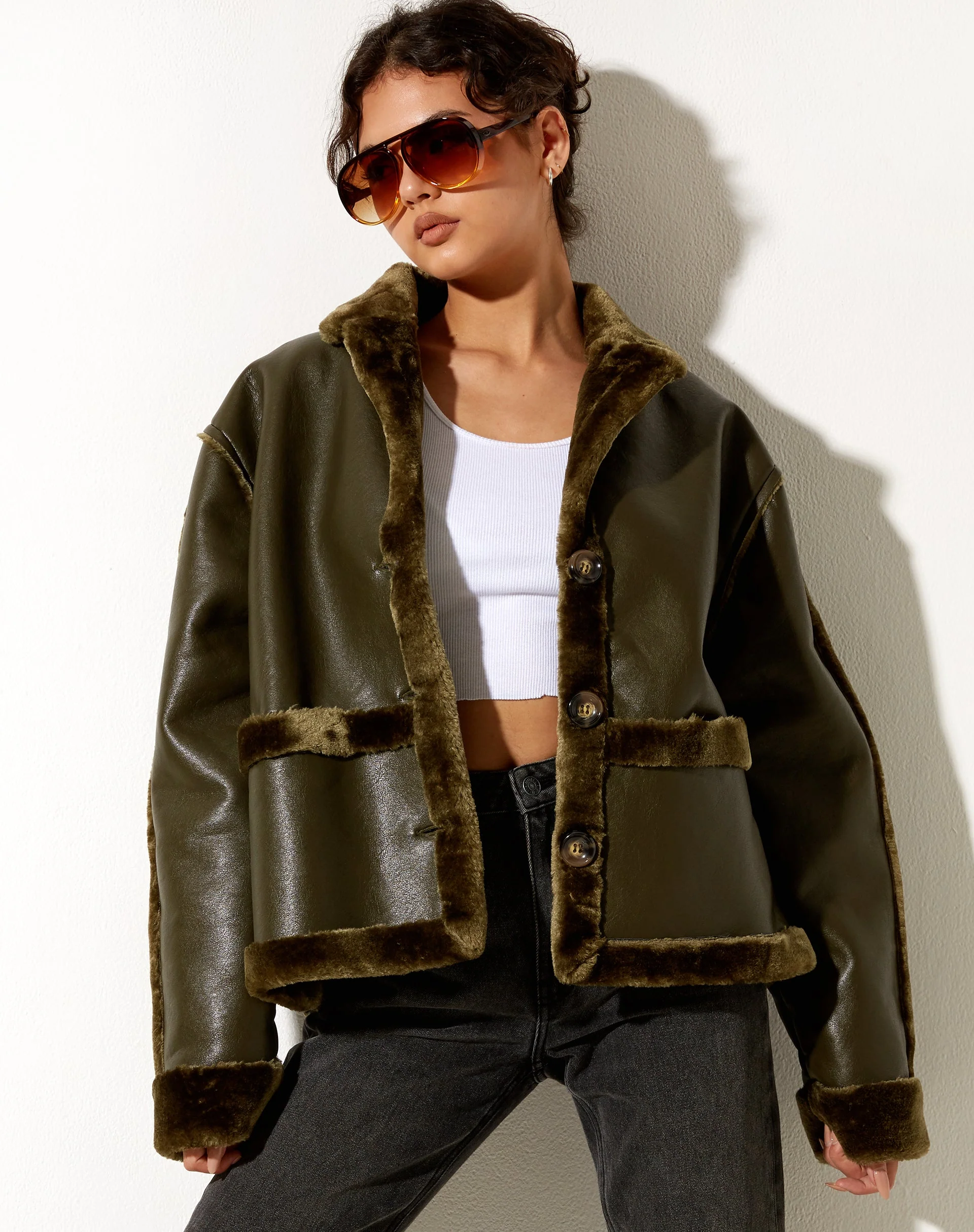 Dagna Jacke in PU Dunkel-Olive