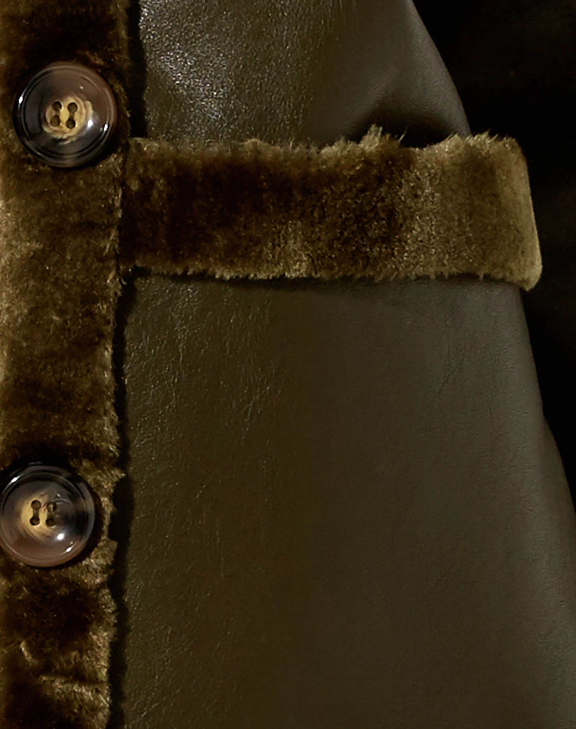 Dagna Jacke in PU Dunkel-Olive - Image 6