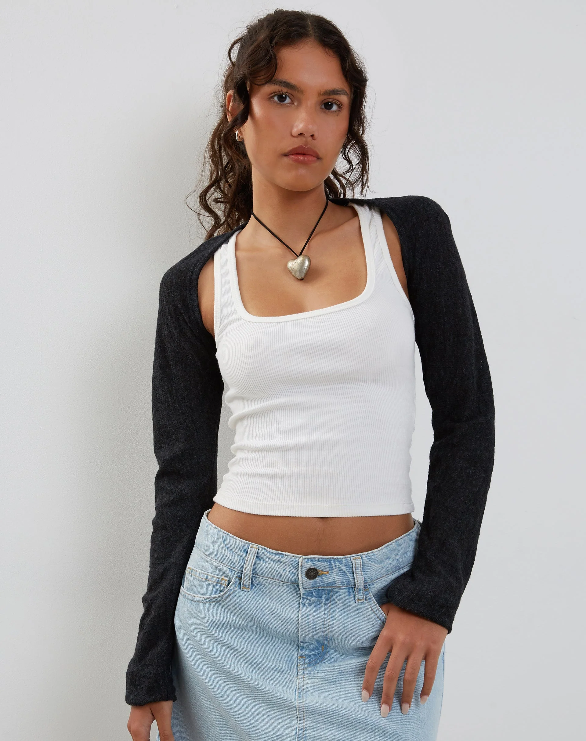 Dalika Gestricktes Shrug Top in Schwarz
