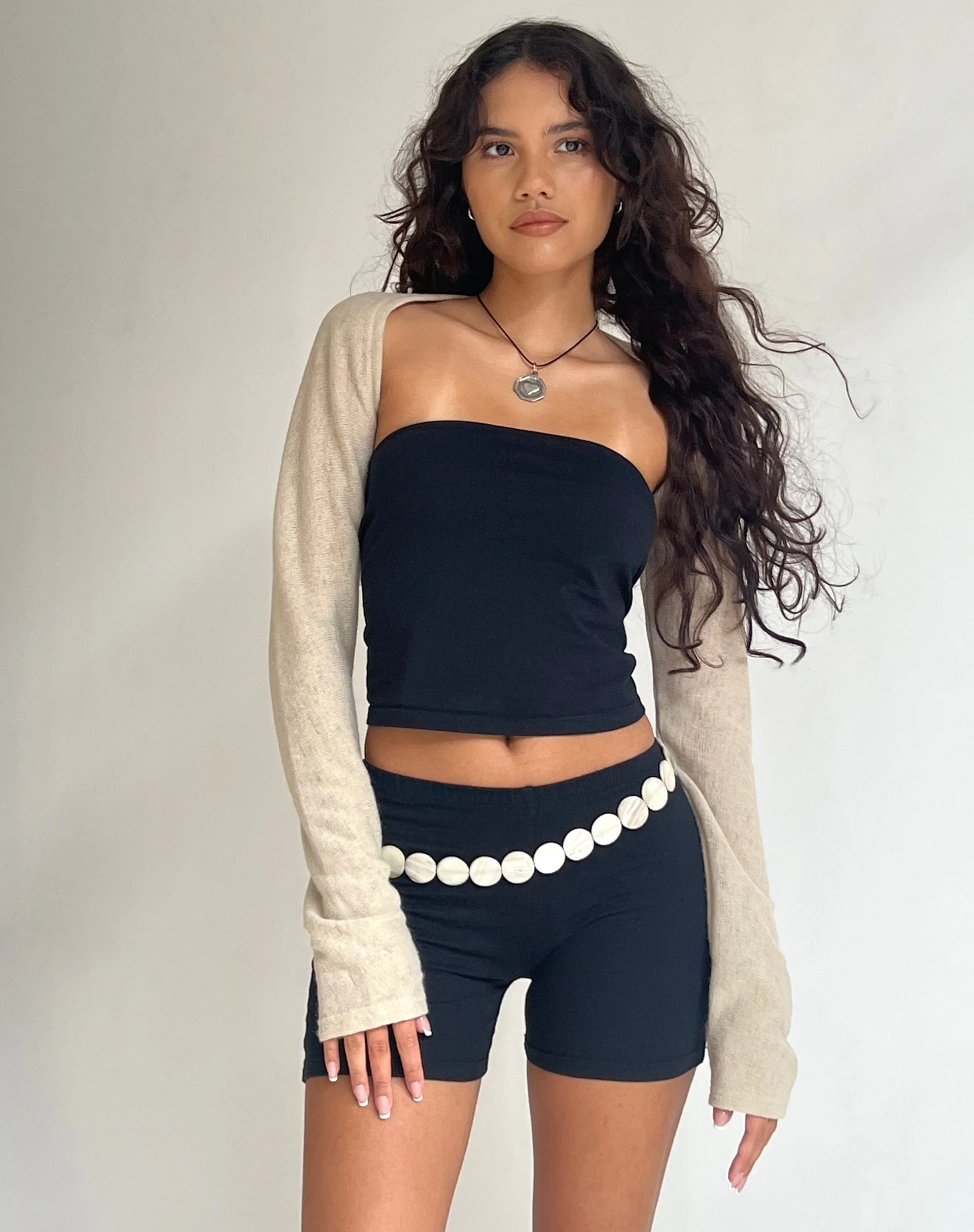 Dalika Gestricktes Shrug Top in Hafer - Image 2