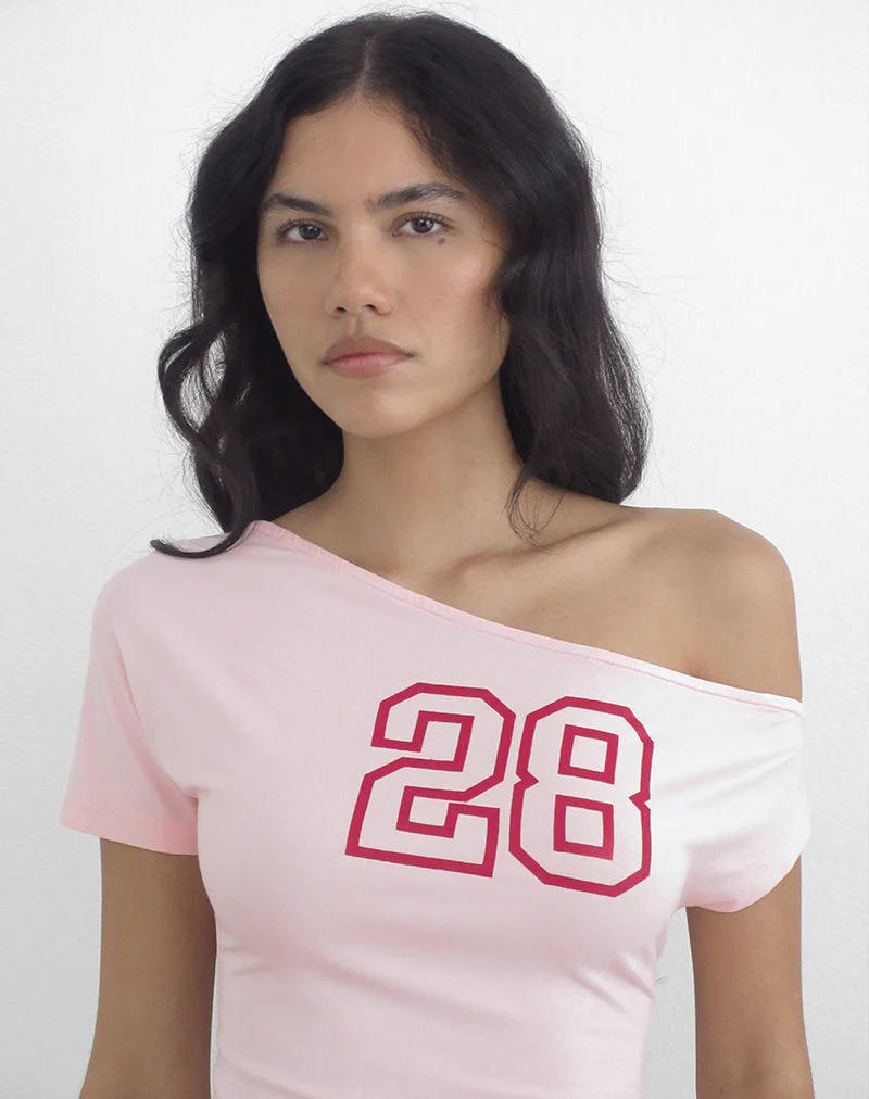 Danama One-Shoulder-Top aus Rayon-Jersey in Hellrosa mit „28”-Grafik - Image 2