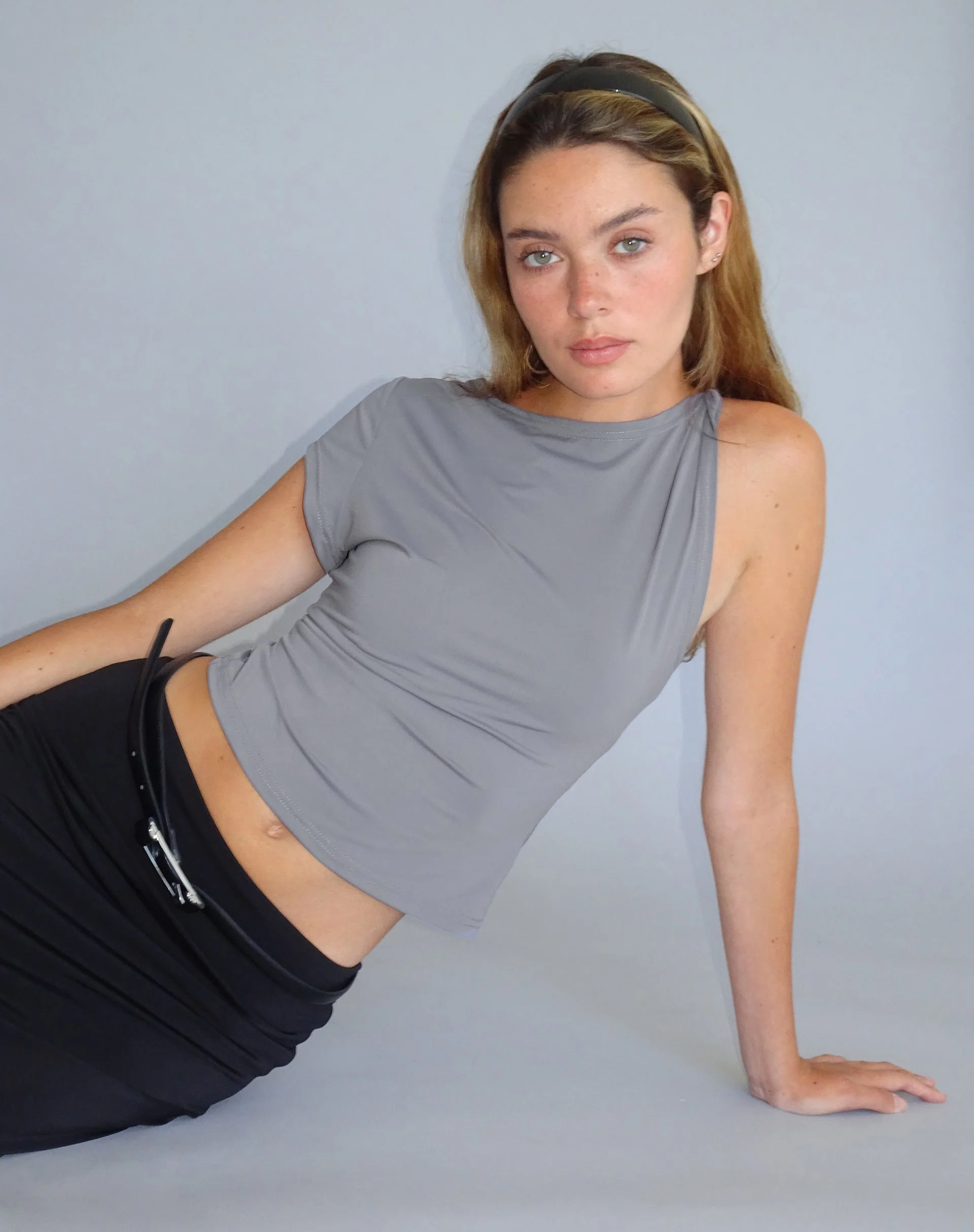 Dannas Asymmetrisches Top in Grau