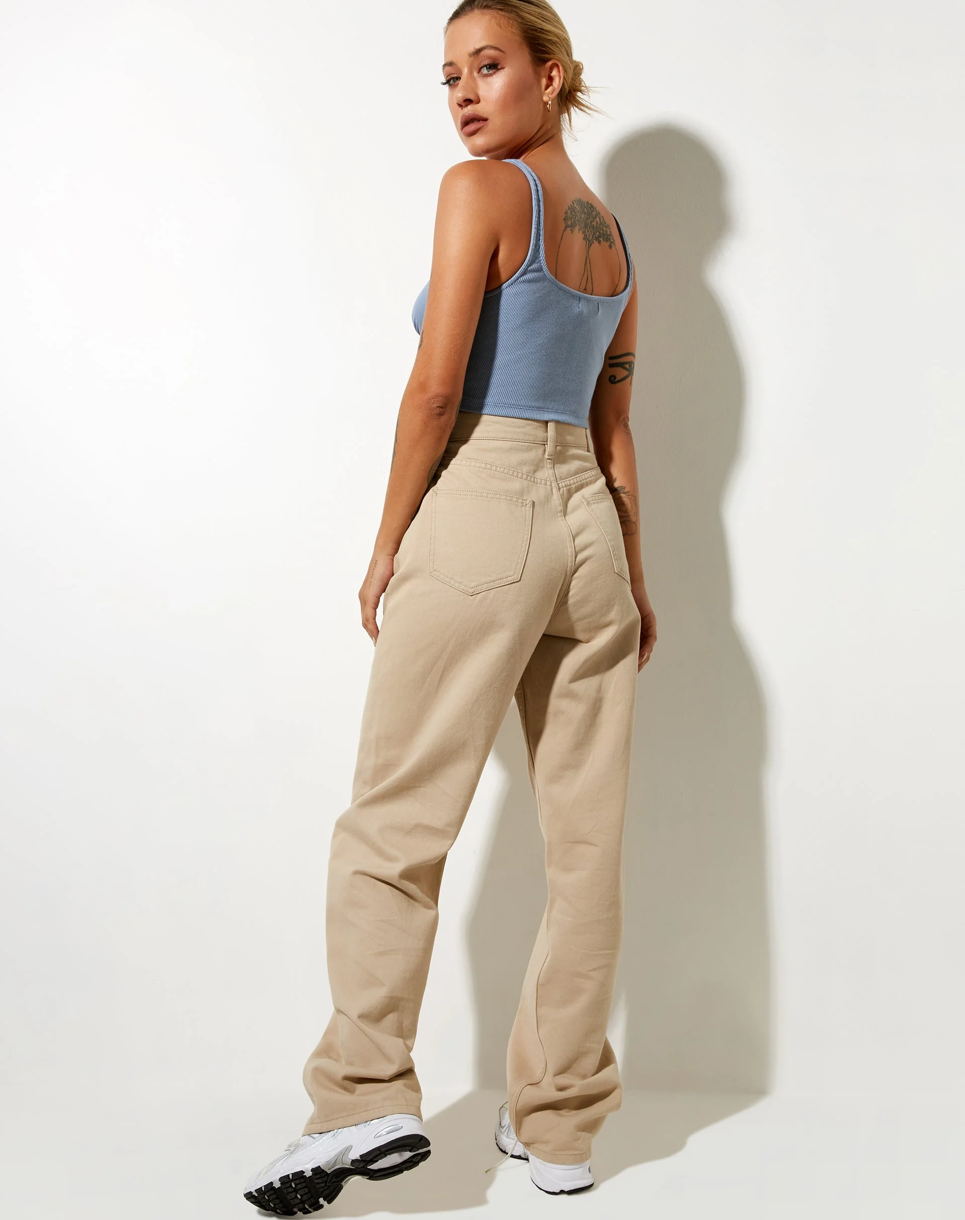 Darau Crop-Top in Rippe Pulverblau - Image 5