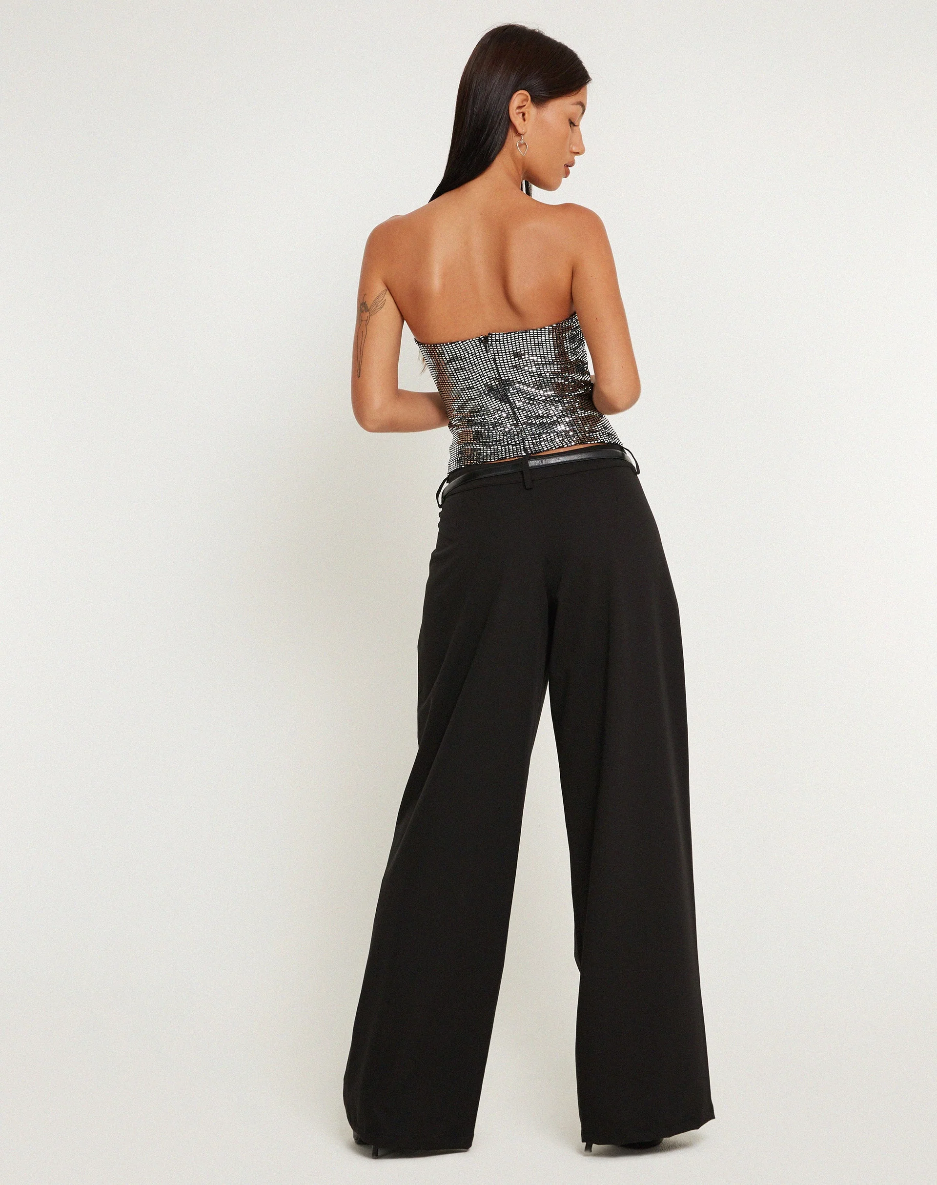 Urban X Motel Dena Bandeau Crop Top in Silber Schimmer - Image 7