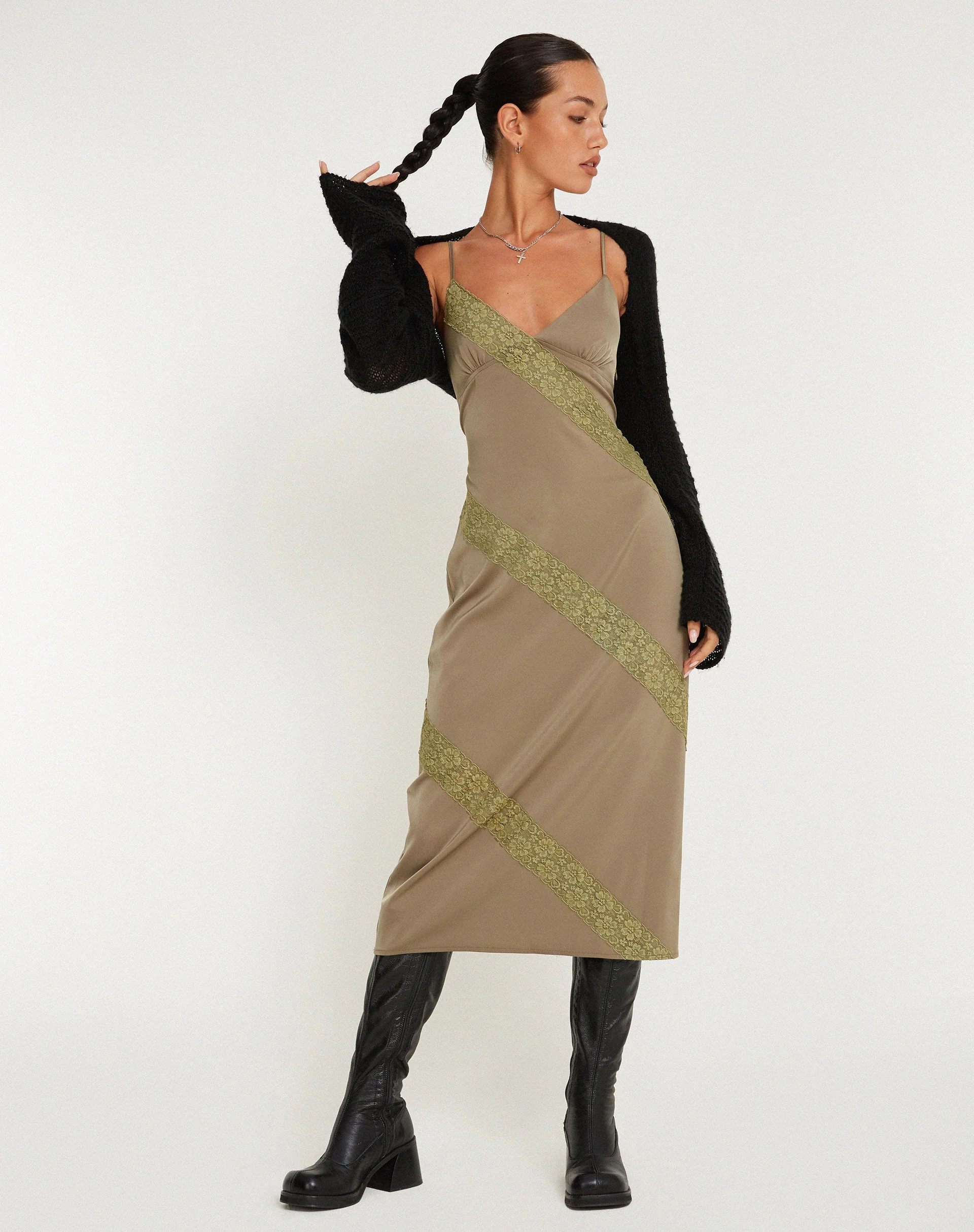 Deonne Midikleid aus Satin Avocado - Image 3
