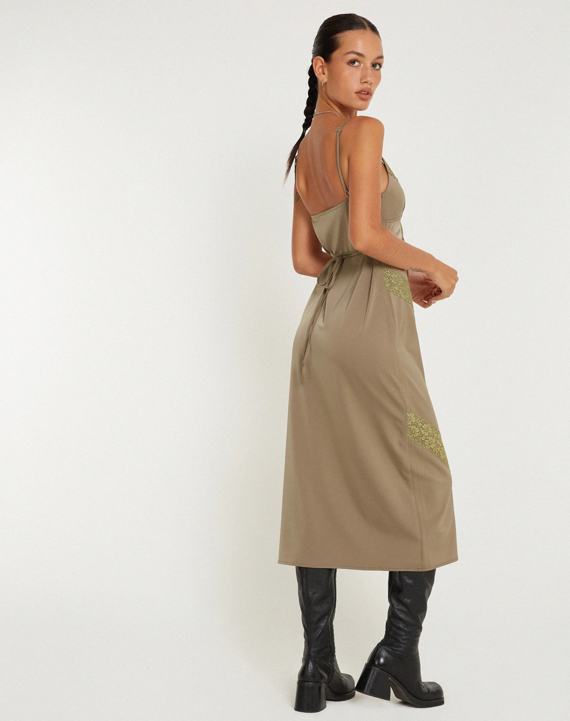 Deonne Midikleid aus Satin Avocado - Image 4