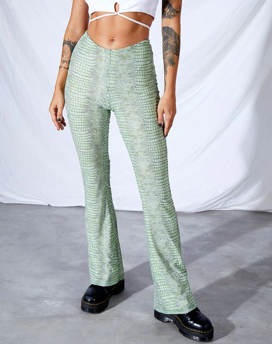 Devan Hose in Limette Croc - Image 2