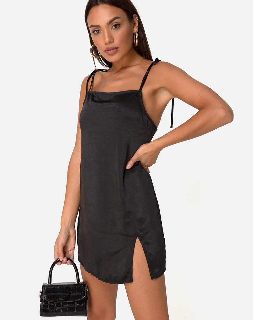 Doella Kleid aus schwarzem Satin
