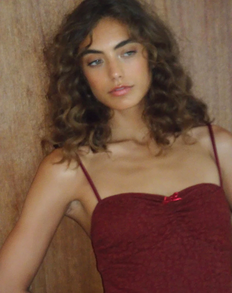 Drusilla Midikleid aus rosa Spitze in Burgund - Image 2