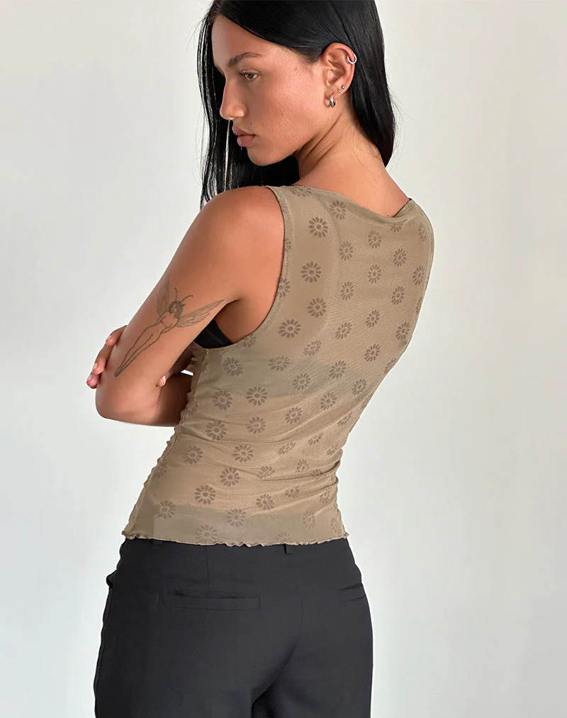 Dudley Vest Top in Daisy Flock Hellbraun - Image 5