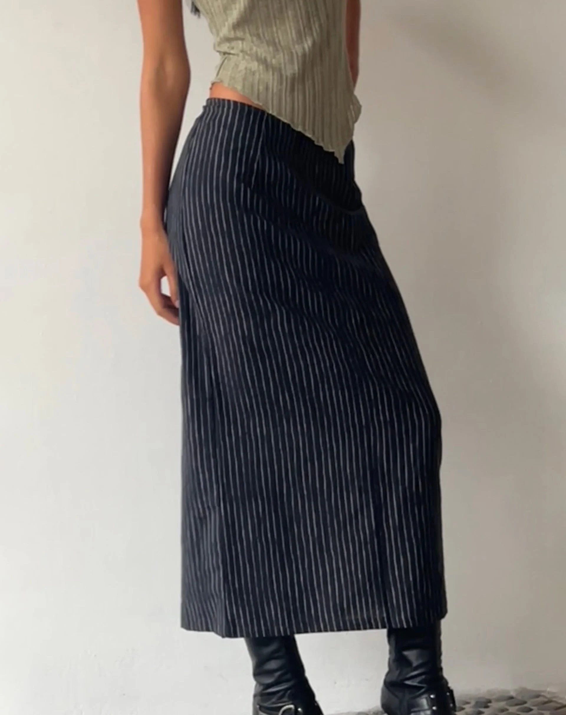 MOTEL X JACQUIE Duende Midirock in Sketchy Stripe Schwarz - Image 2