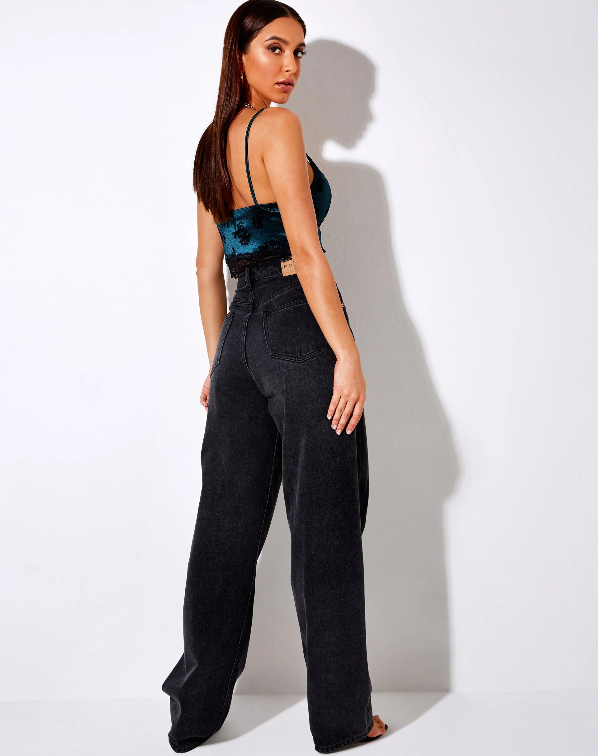 Dyrana Crop Top in Rose Flock Waldgrün - Image 4