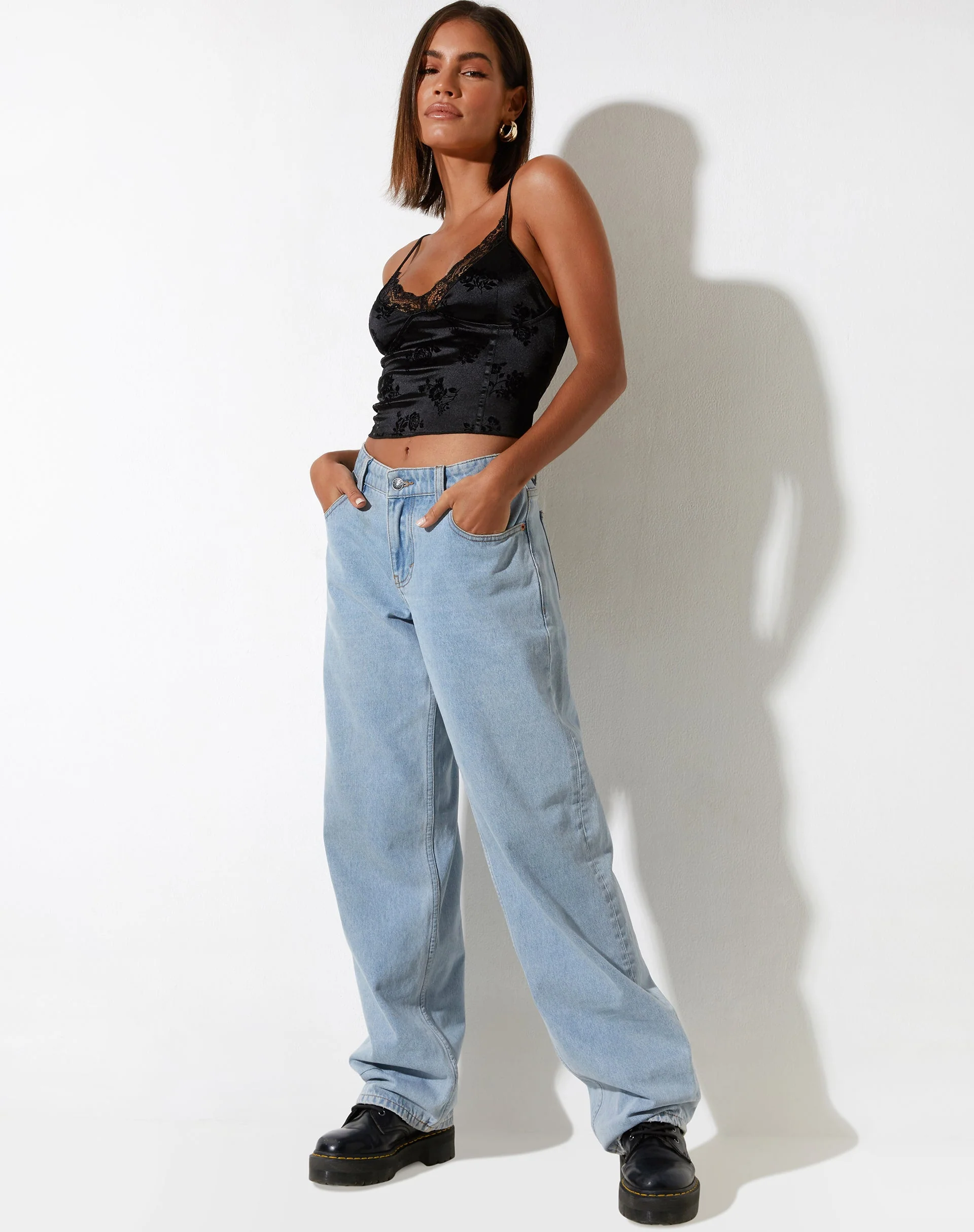 Ekana Crop Top aus schwarzem Rosenflock - Image 3