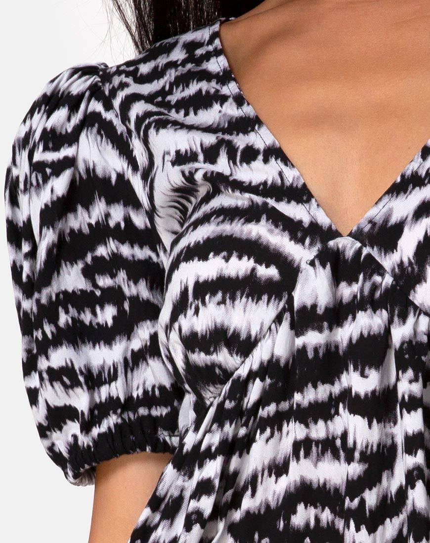 Elcia Kleid in Animal Drip Grau - Image 5