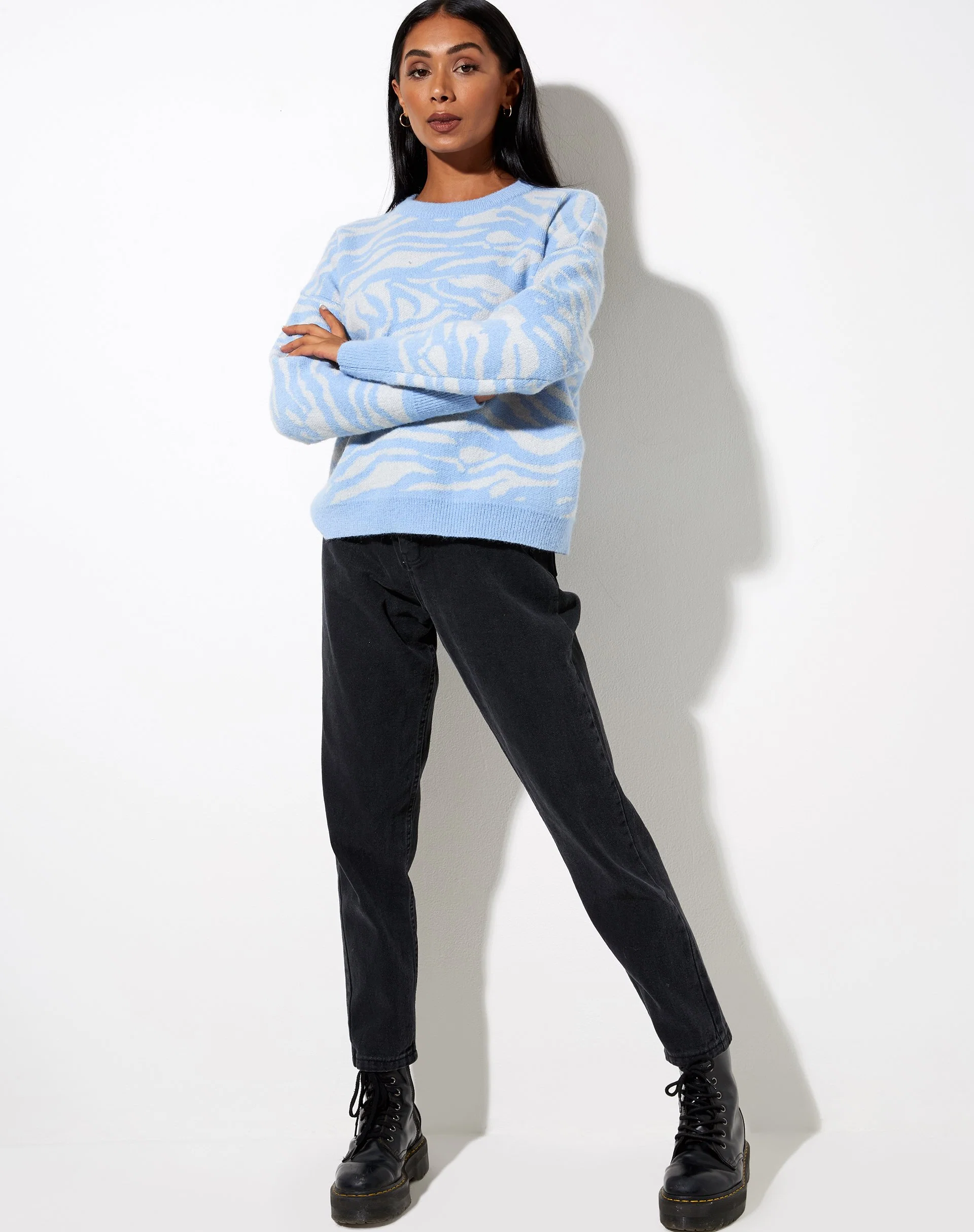 Eleni Pullover in Zebra Blau Grau - Image 5