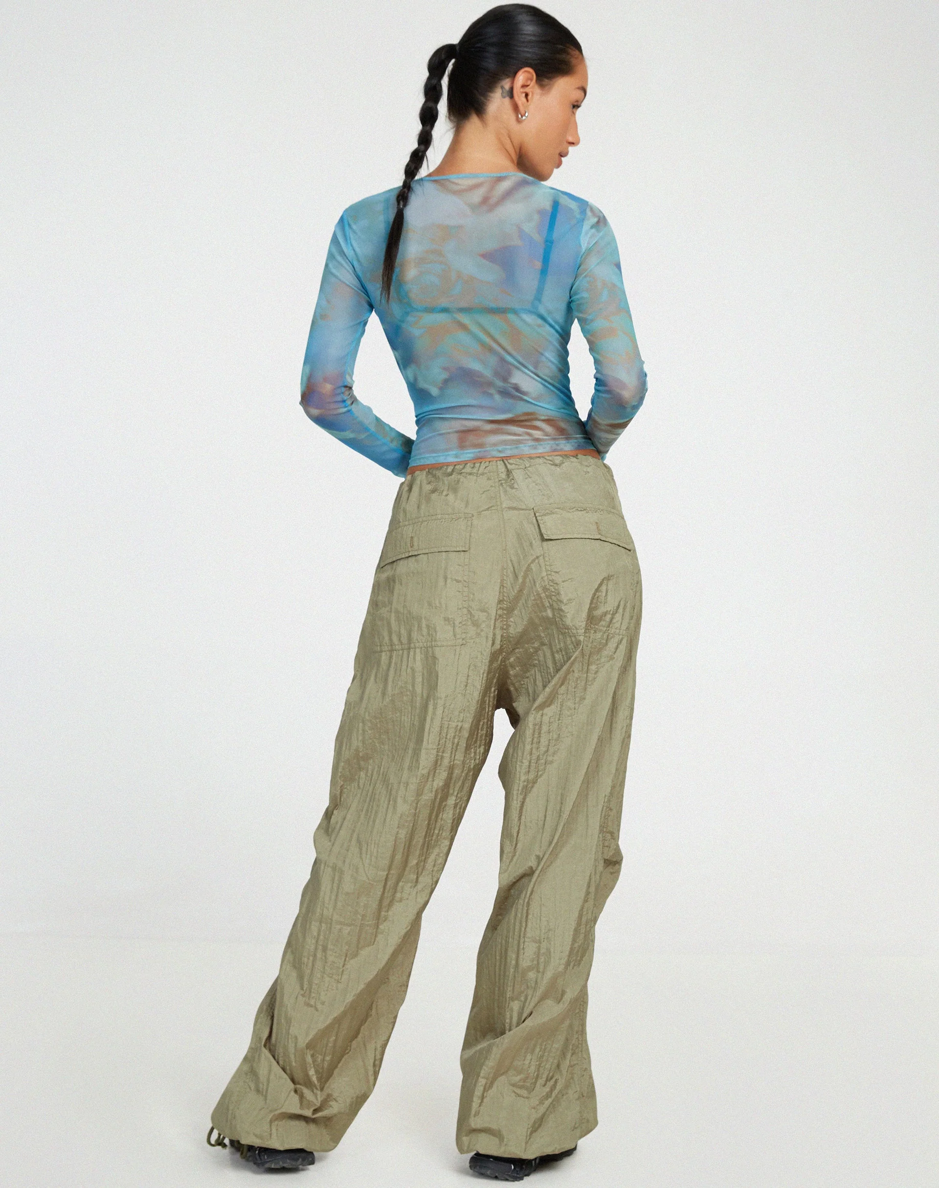 Elijah Crop Top in Digi Petal Blau - Image 5