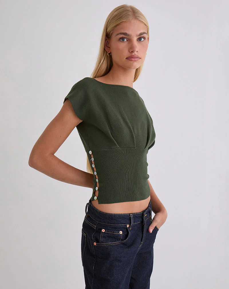 Elin Top aus Strick in Khaki mit Perlmuttknöpfen