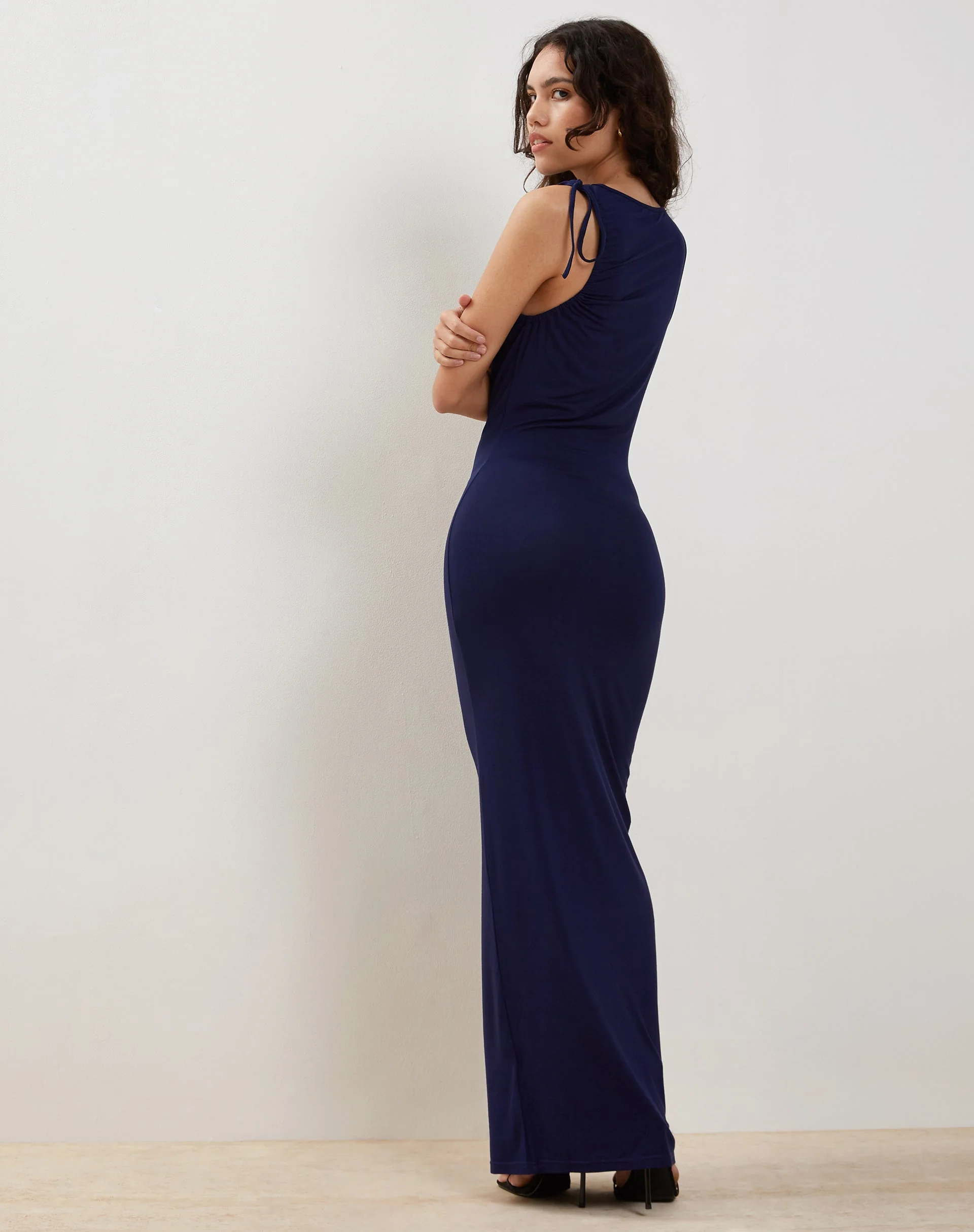 Elinor Maxikleid in geschmeidigem Mitternachtsblau - Image 4