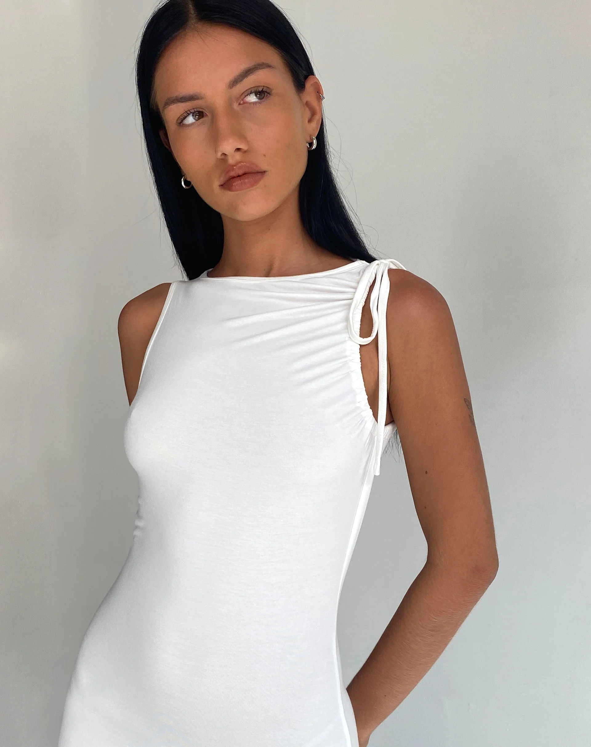 Elinor Maxikleid in schlankem Weiß - Image 2