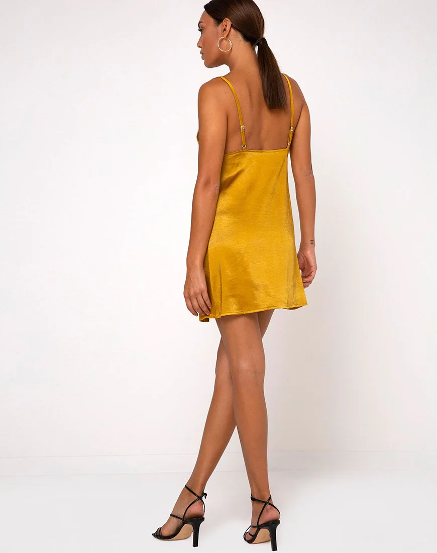 Emilia Slip-Kleid aus Satin in Kurkuma - Image 4