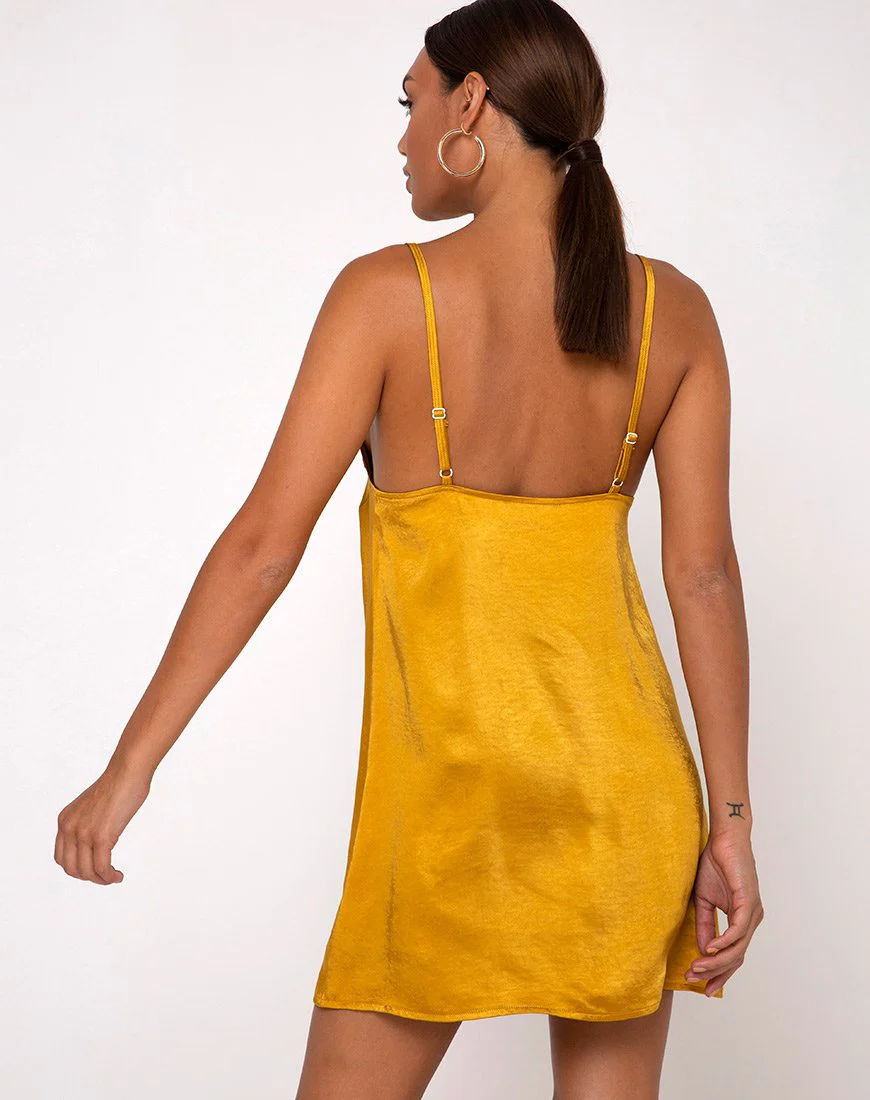 Emilia Slip-Kleid aus Satin in Kurkuma - Image 6
