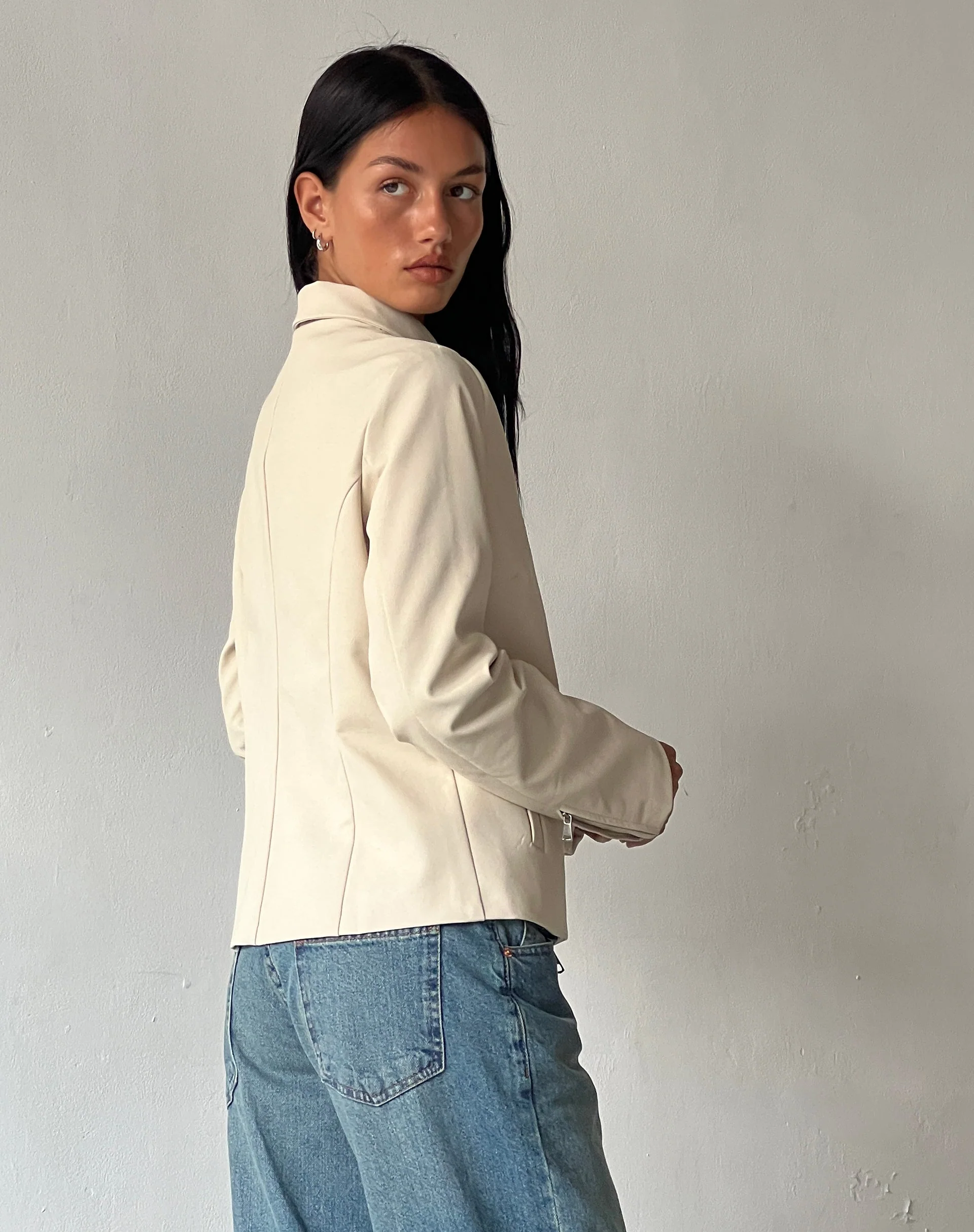 Enid Jacke in PU Elfenbein - Image 3