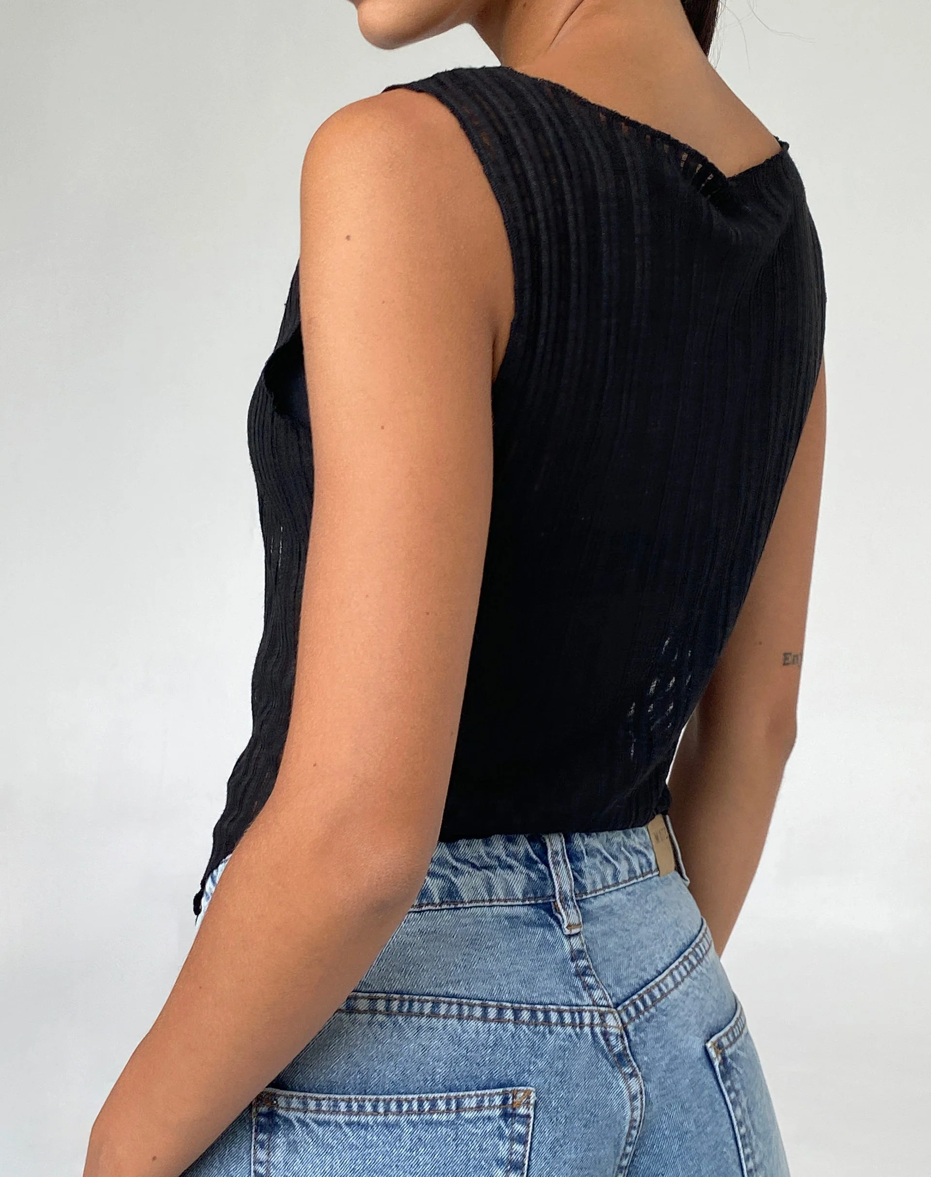 Etta Strickweste Top in Schwarz - Image 5