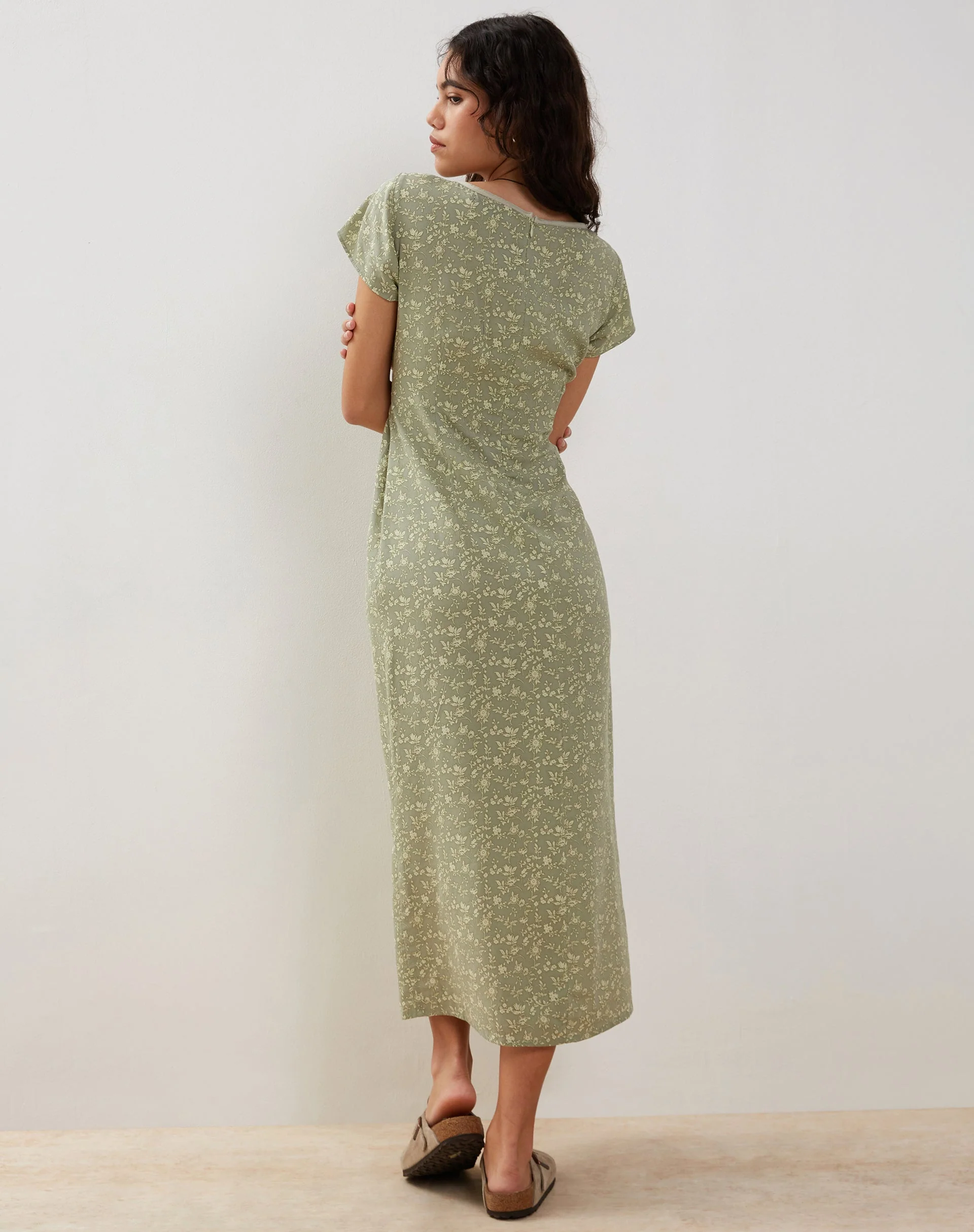 Eviaso Midikleid in Ditsy Mix Floral Grün - Image 6