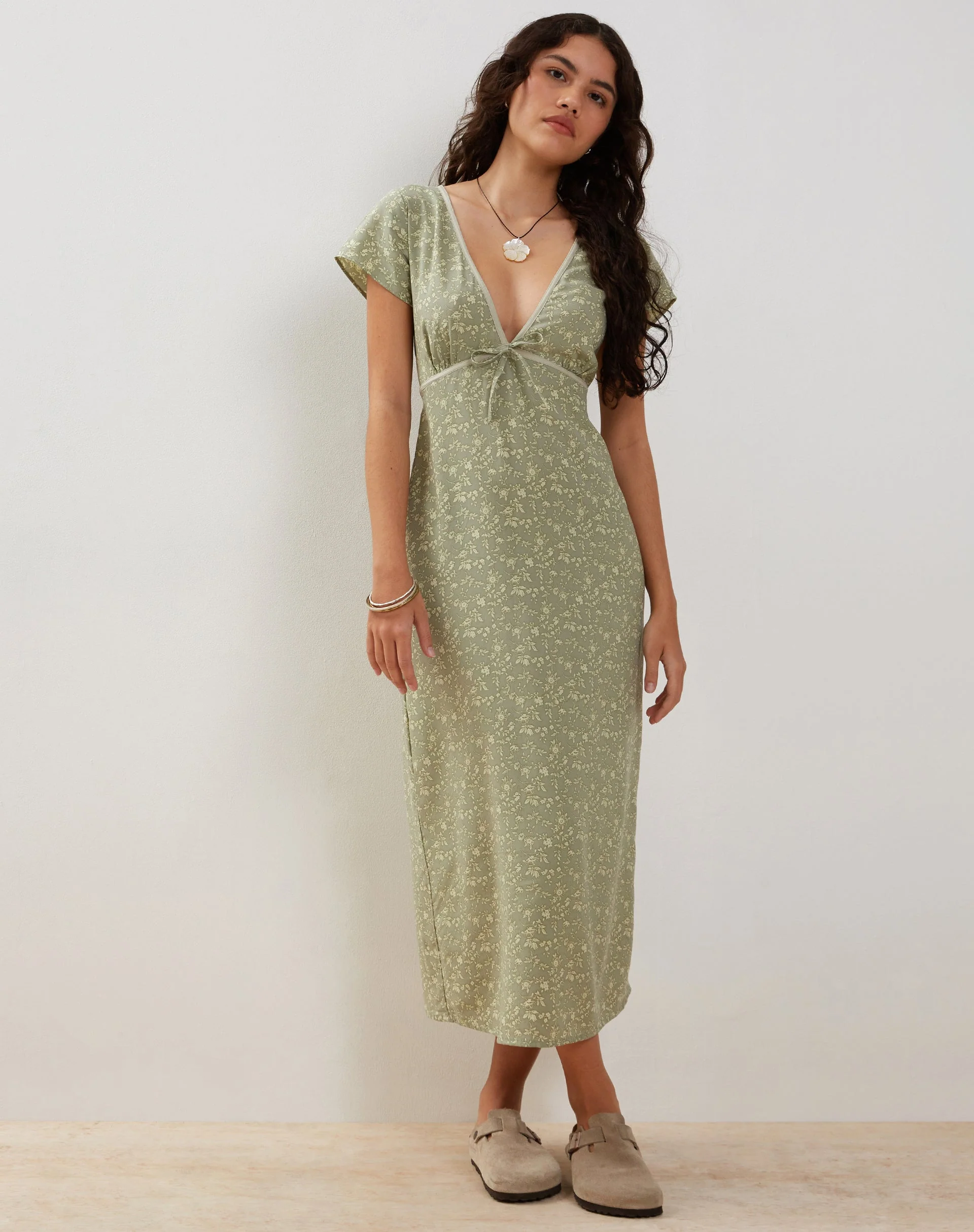 Eviaso Midikleid in Ditsy Mix Floral Grün - Image 7