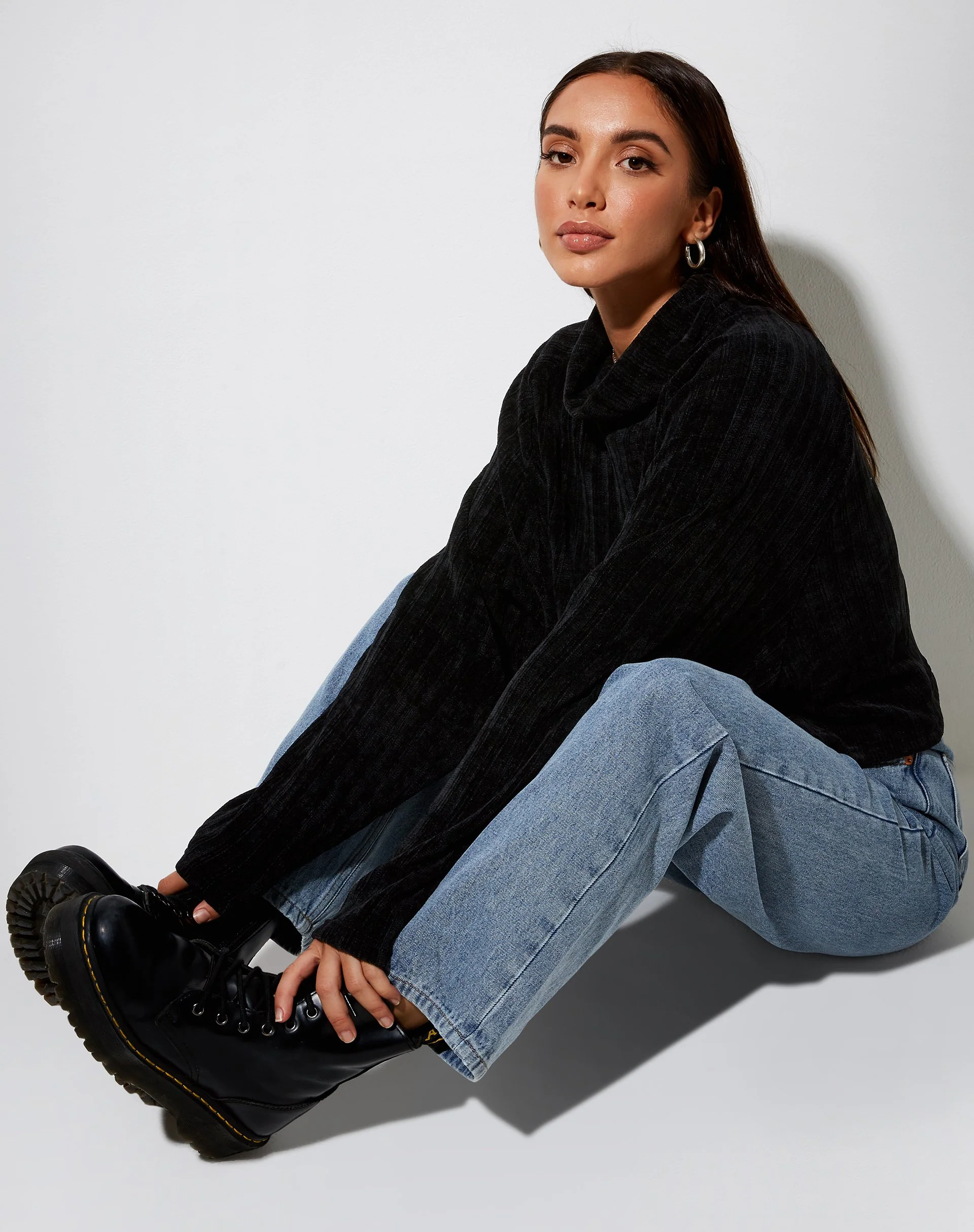 Evie Cropped Pullover aus Chenille Schwarz - Image 3