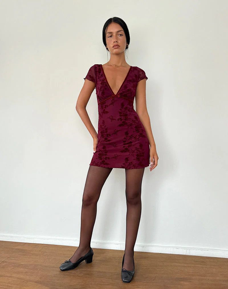 Evilia Kleid in Botanical Flower Maroon - Image 5