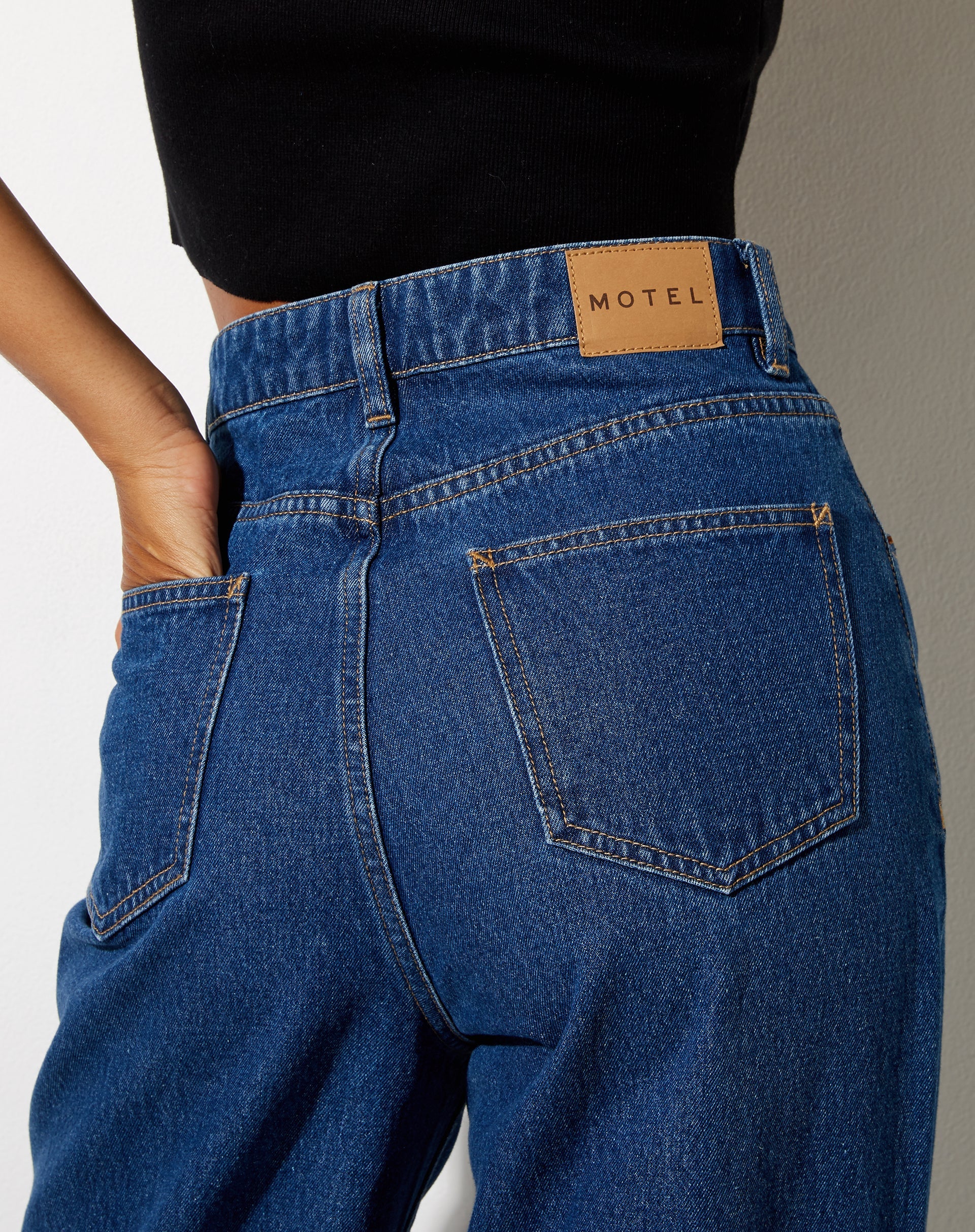 Geräumige extra weite Jeans in klassischem Blau - Image 7