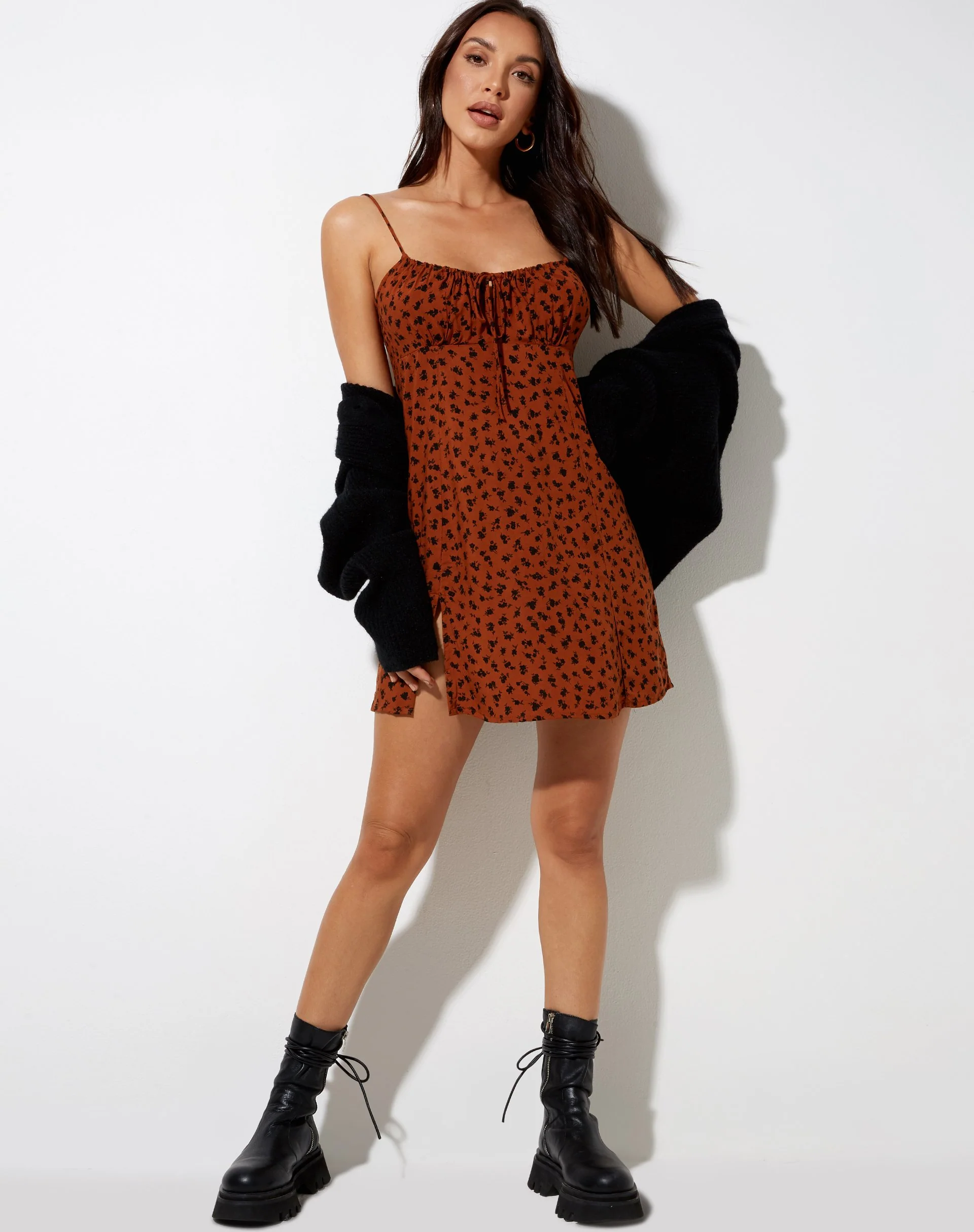 Famala Minikleid in zierlichem Daisy Bombay Brown - Image 3