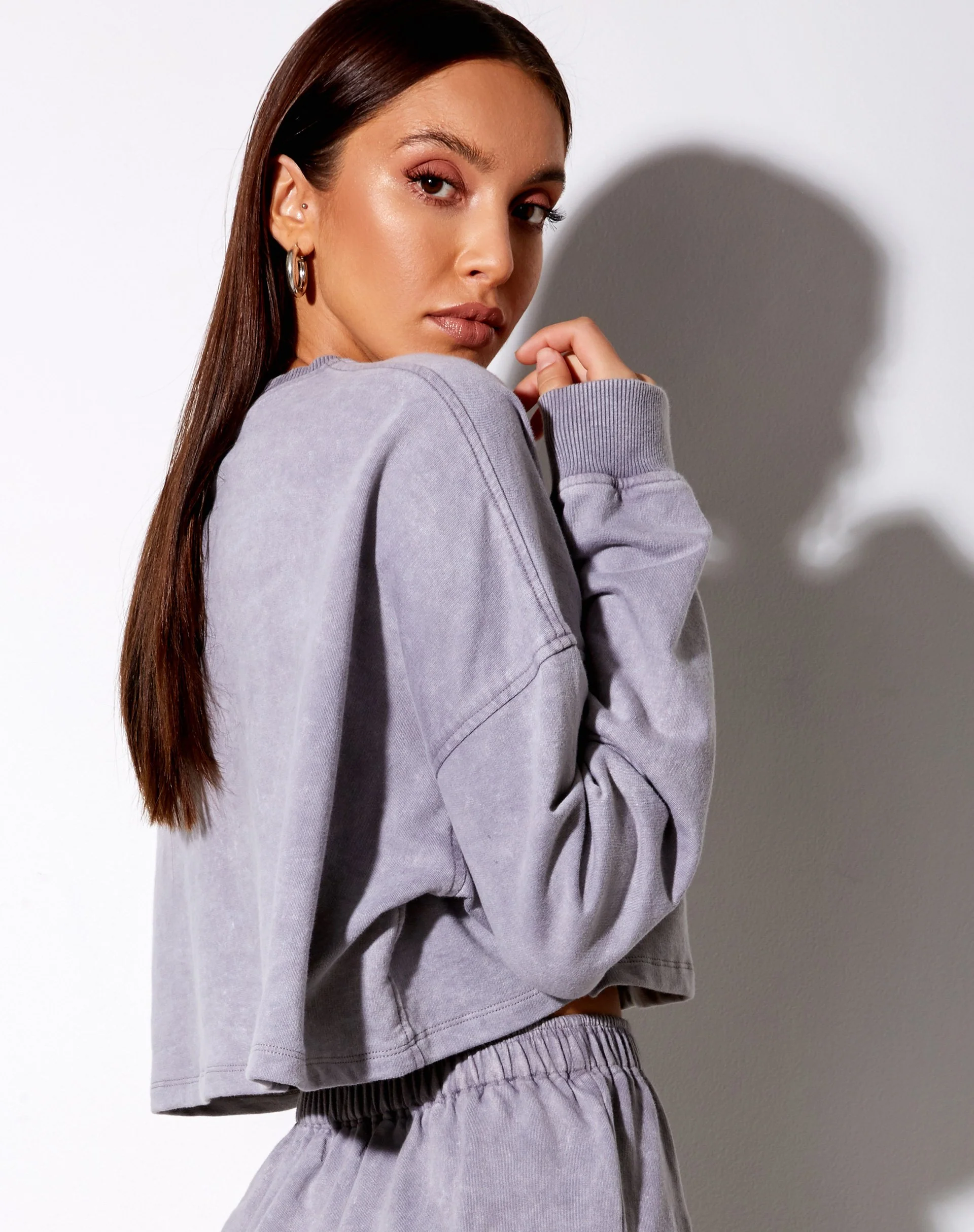 Fawly Crop Top in grauer Waschung 'Angel' Embro Label - Image 2