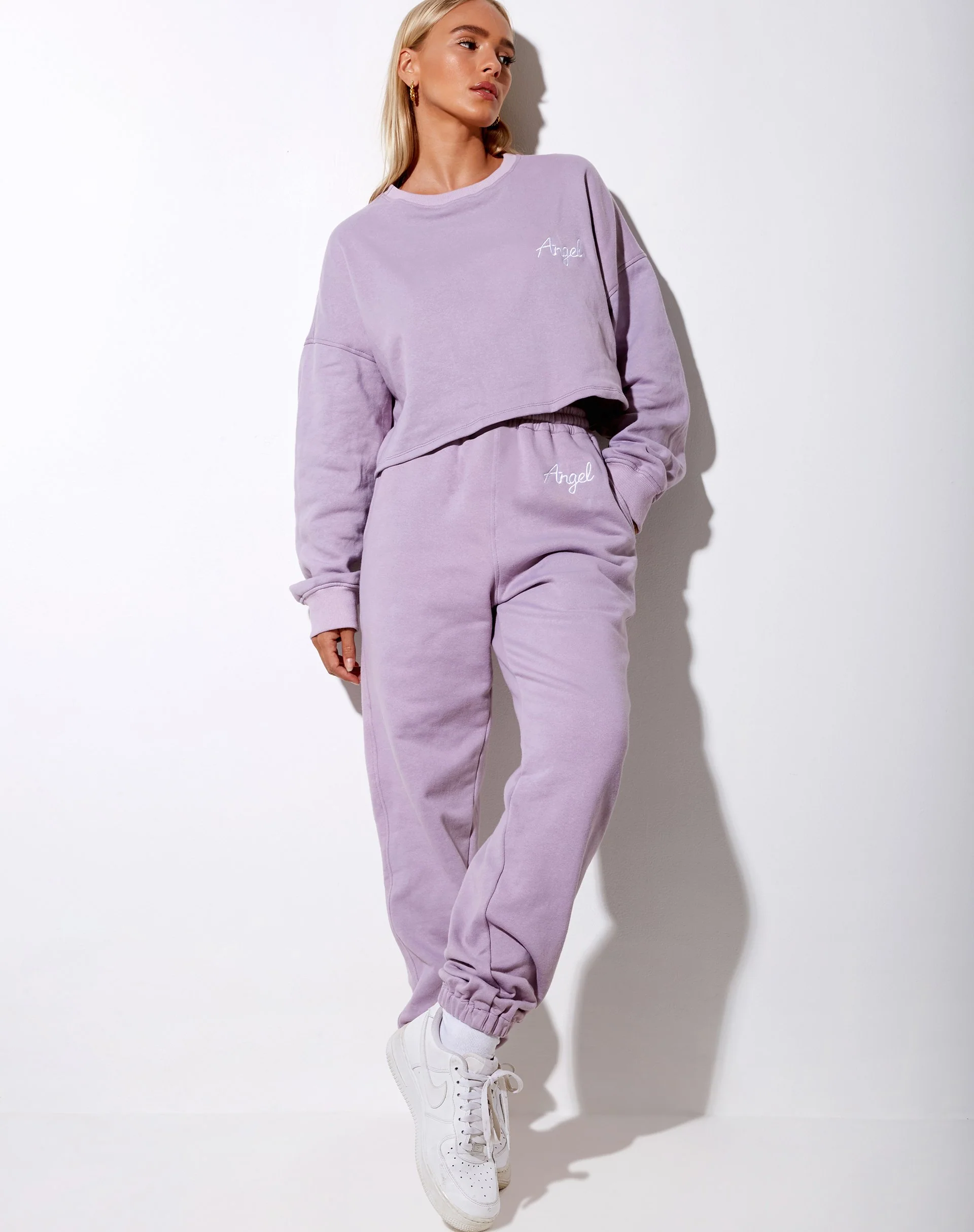 Fawly Crop Top in Violett 'Angel' Stickerei in Weiß - Image 5