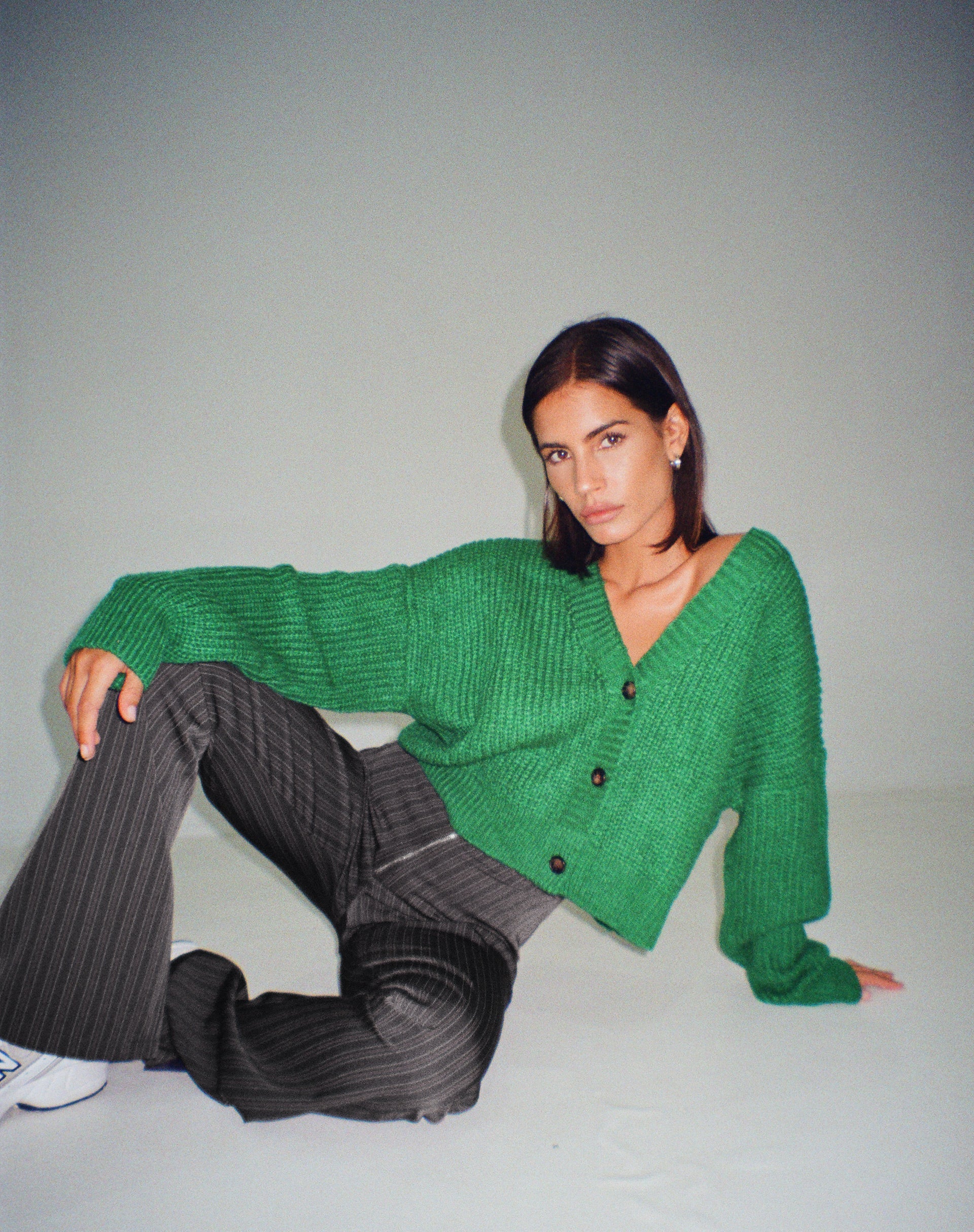 Faya Cardi in Grün gestrickt