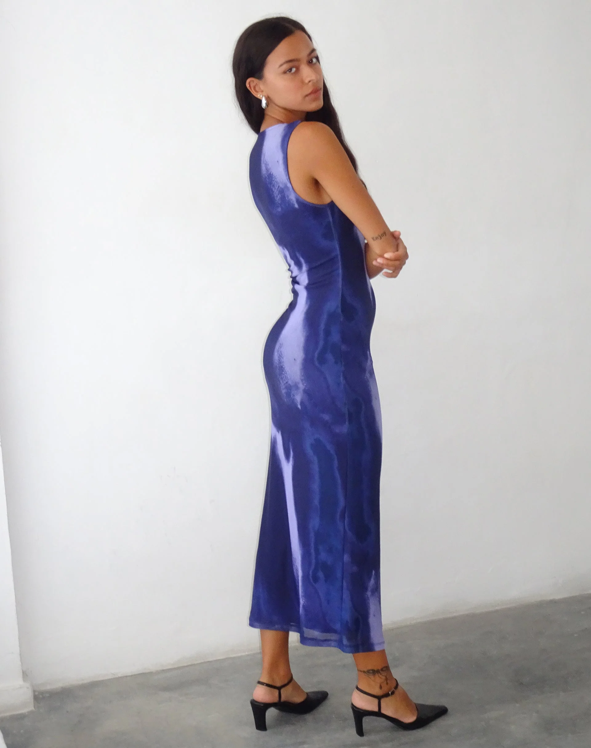 Fayola Bedrucktes Maxikleid in Aquarell Navy - Image 5