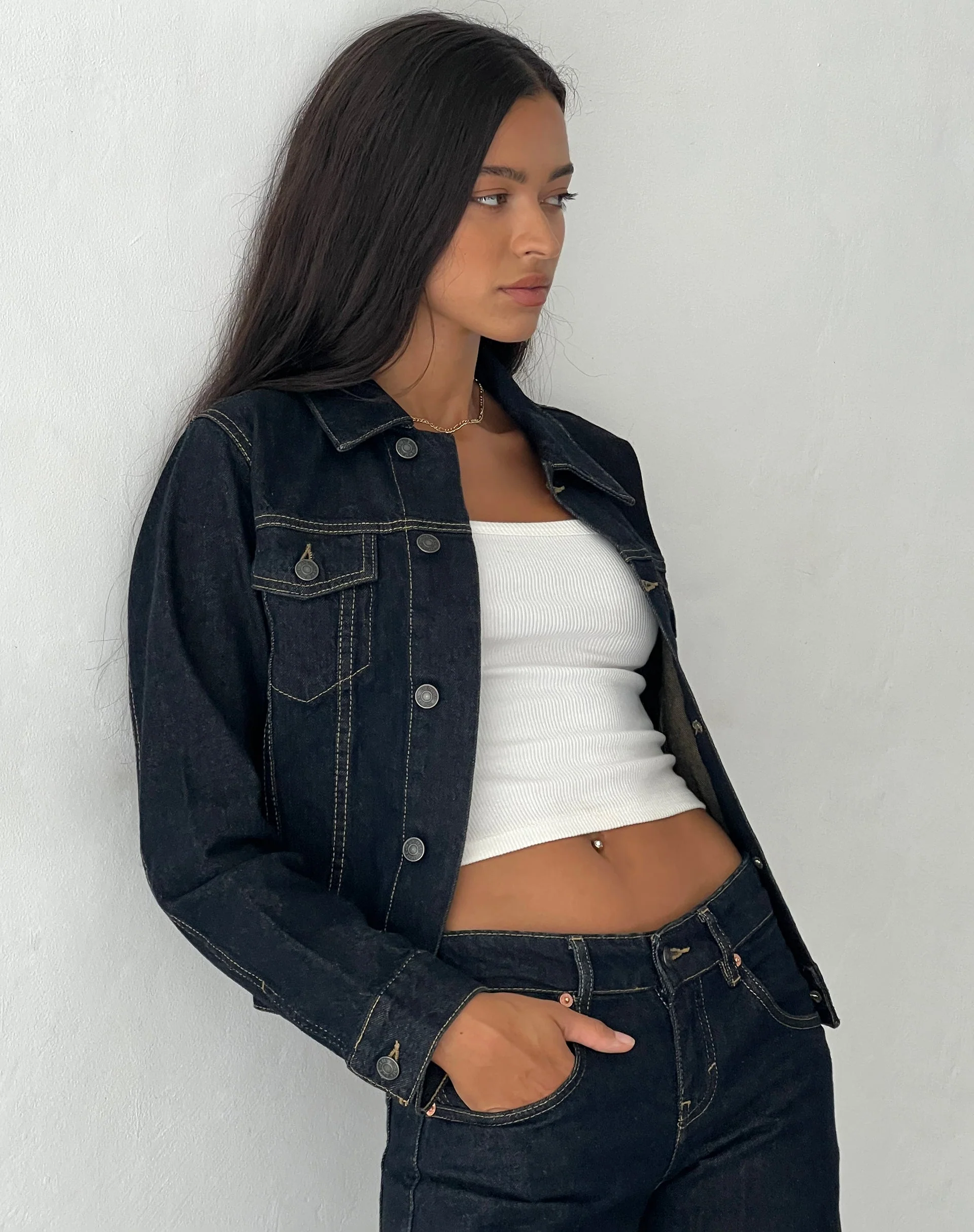 Passform-Denimjacke in Indigo - Image 3