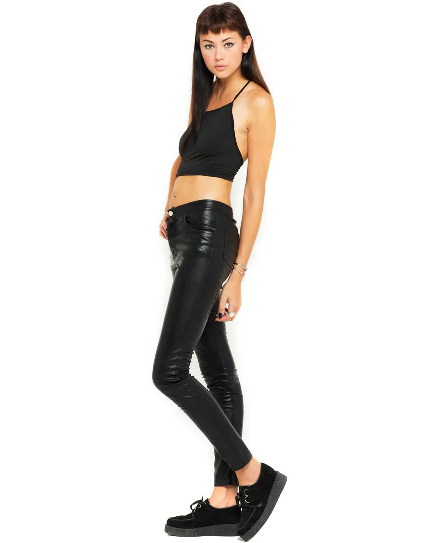 Fonda Halter Crop Top in Schwarz - Image 3