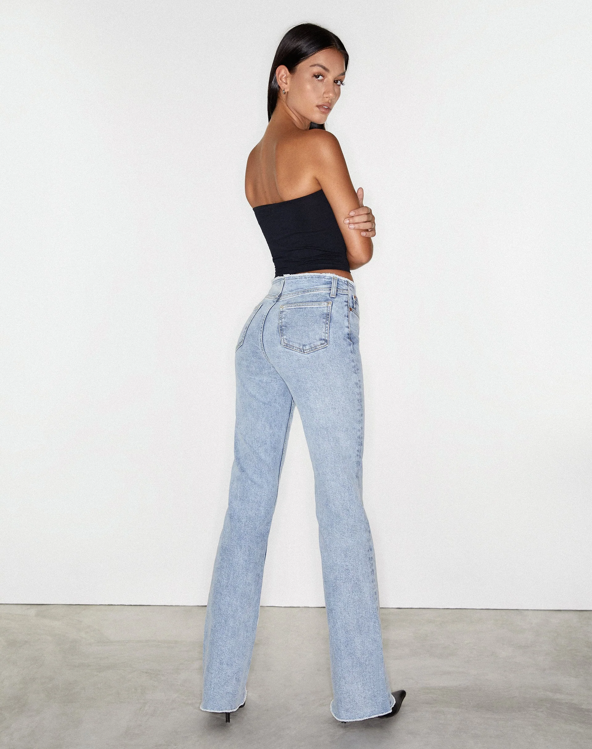 Ausgefranste Low Rise Jeans in hellblauer Waschung - Image 5
