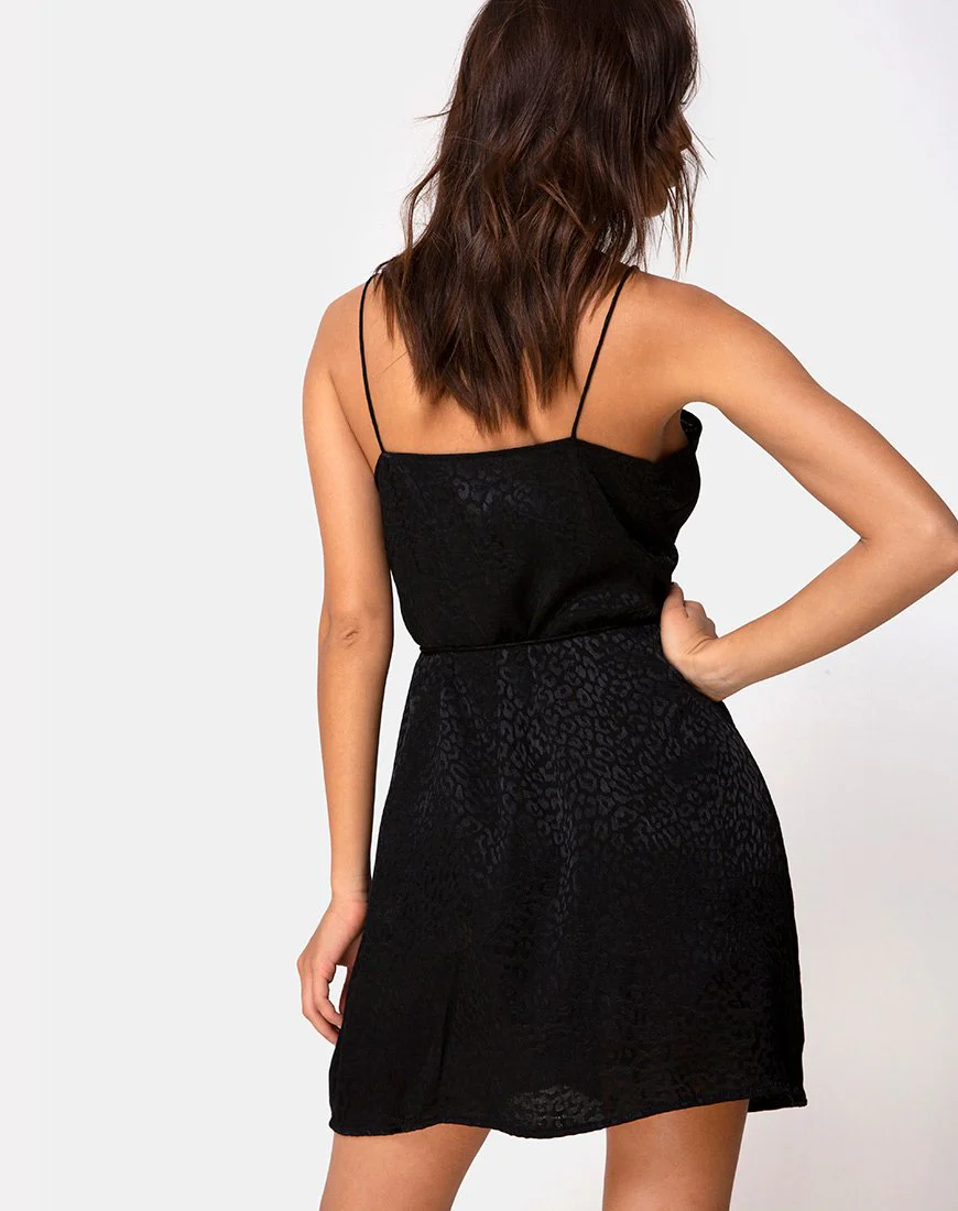Furiosa Wickelkleid aus Satin Gepardenschwarz - Image 2