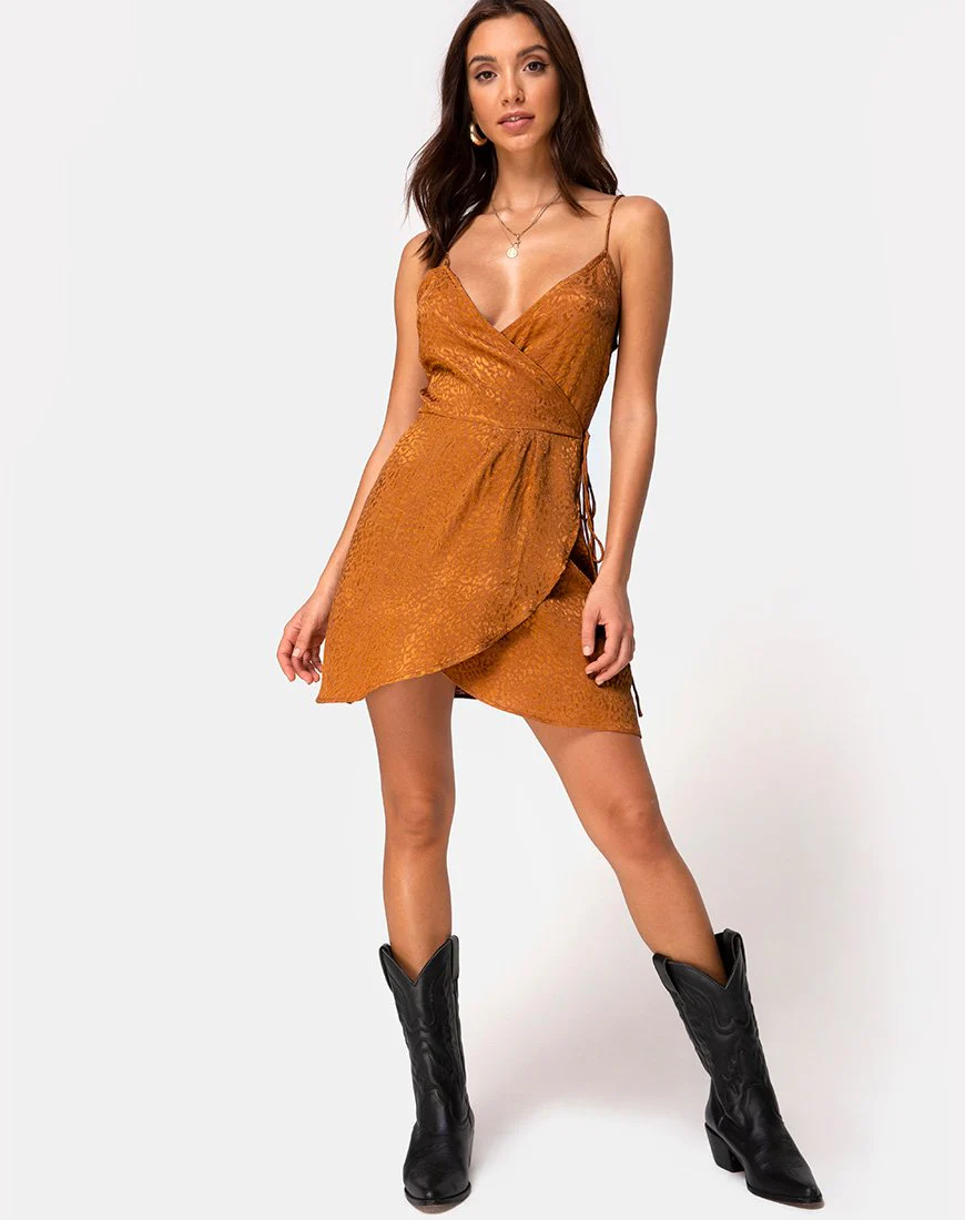 Furiosa Wickelkleid aus Gold Satin Cheetah - Image 3