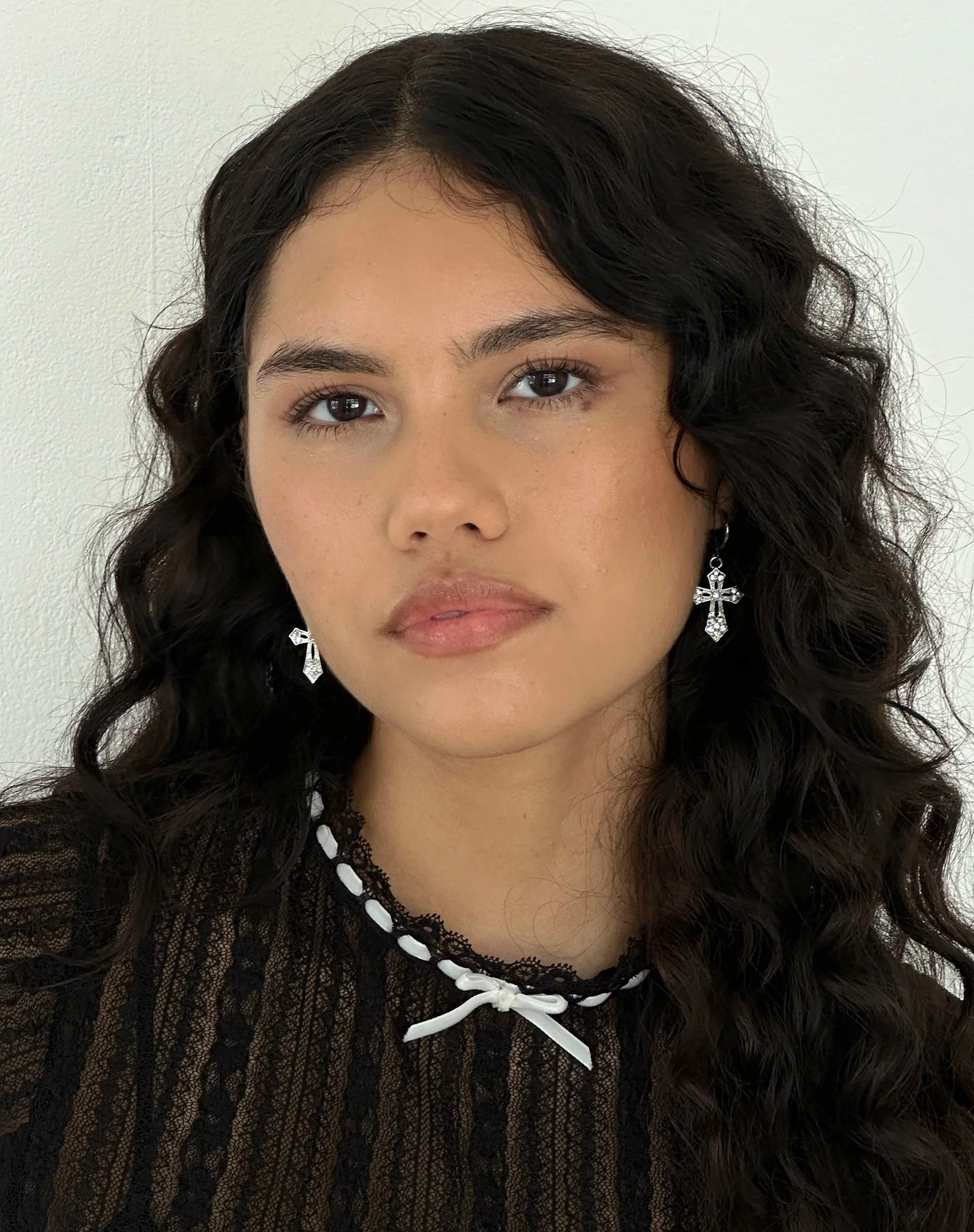 Gaia Kreuz Ohrringe von Gemini Jewels - Image 2