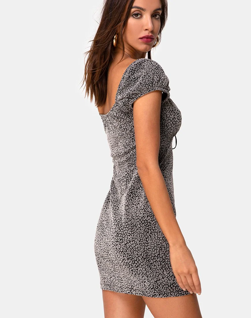 Gala Kleid in Ditsy Leopard Grau Flock - Image 2